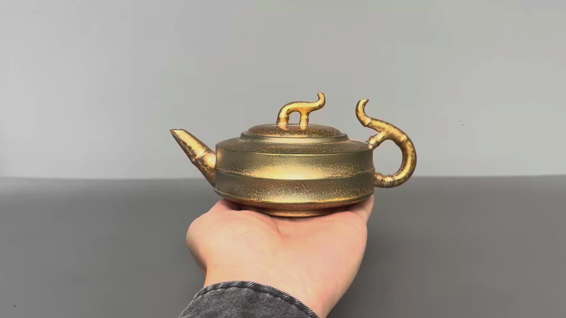 原矿优质紫砂·特色黄金紫晶贝壳烧《步步高升壶》原矿极品紫泥·280cc 著名紫砂艺术家·王葛荣·制