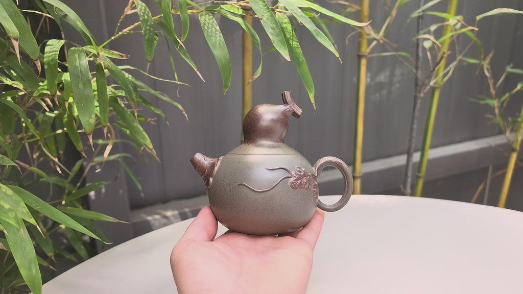 新品❤️朱红景 | 紫砂与雕塑融合·原创艺术重器【福禄壶】原矿优质 天青泥柴烧·230cc