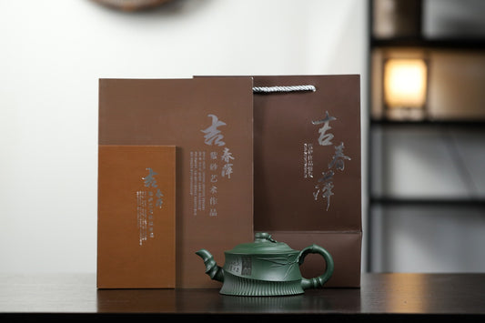 【竹段】证书持壶照配套齐全 吉春萍（国家级高级工艺美术师） 原矿绿泥