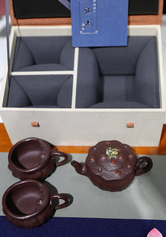 茶壶鉴藏【青蛙莲蓬套组】原矿窖藏老紫泥一壶二杯壶160cc小杯85cc