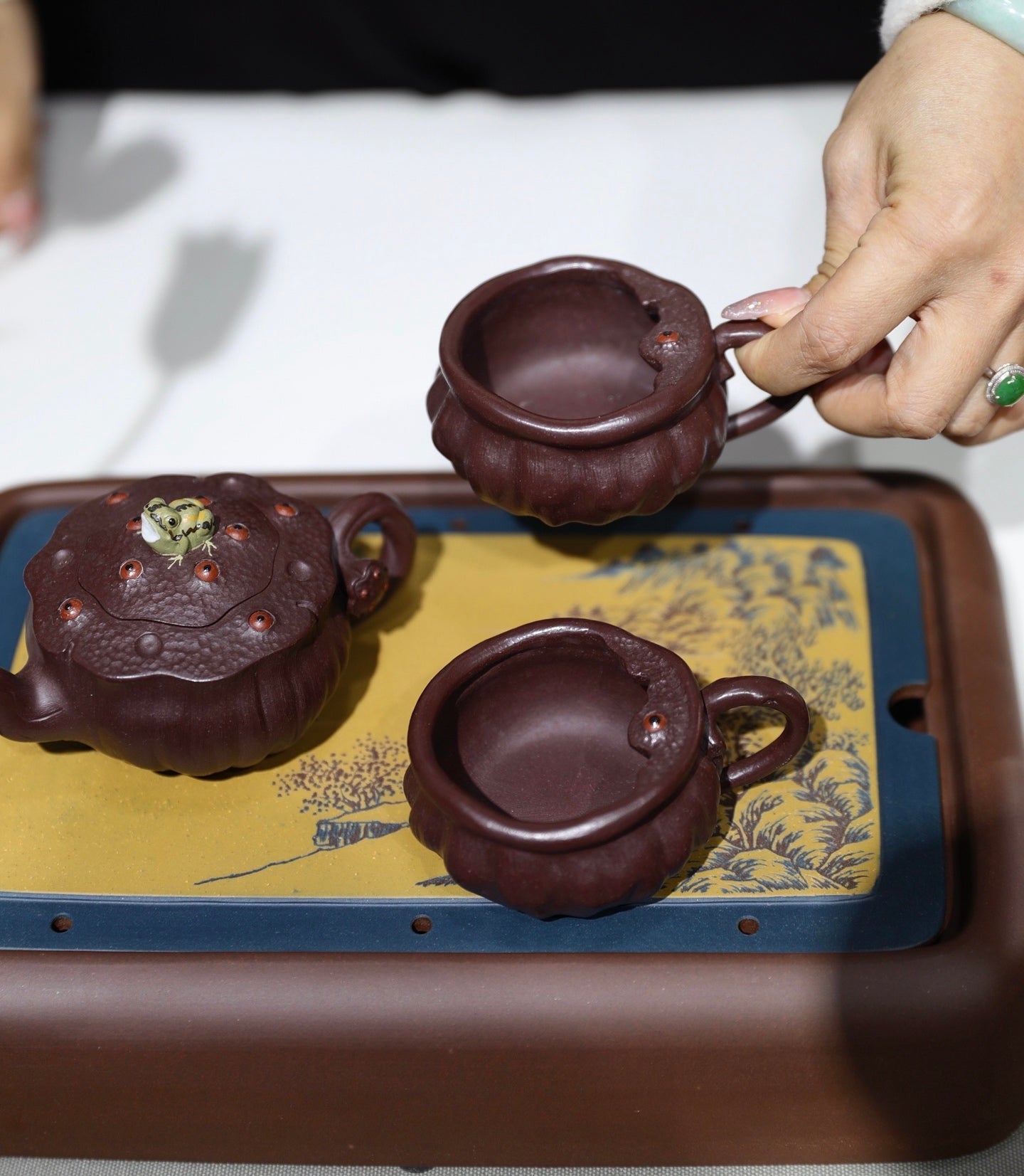 茶壶鉴藏【青蛙莲蓬套组】原矿窖藏老紫泥一壶二杯壶160cc小杯85cc