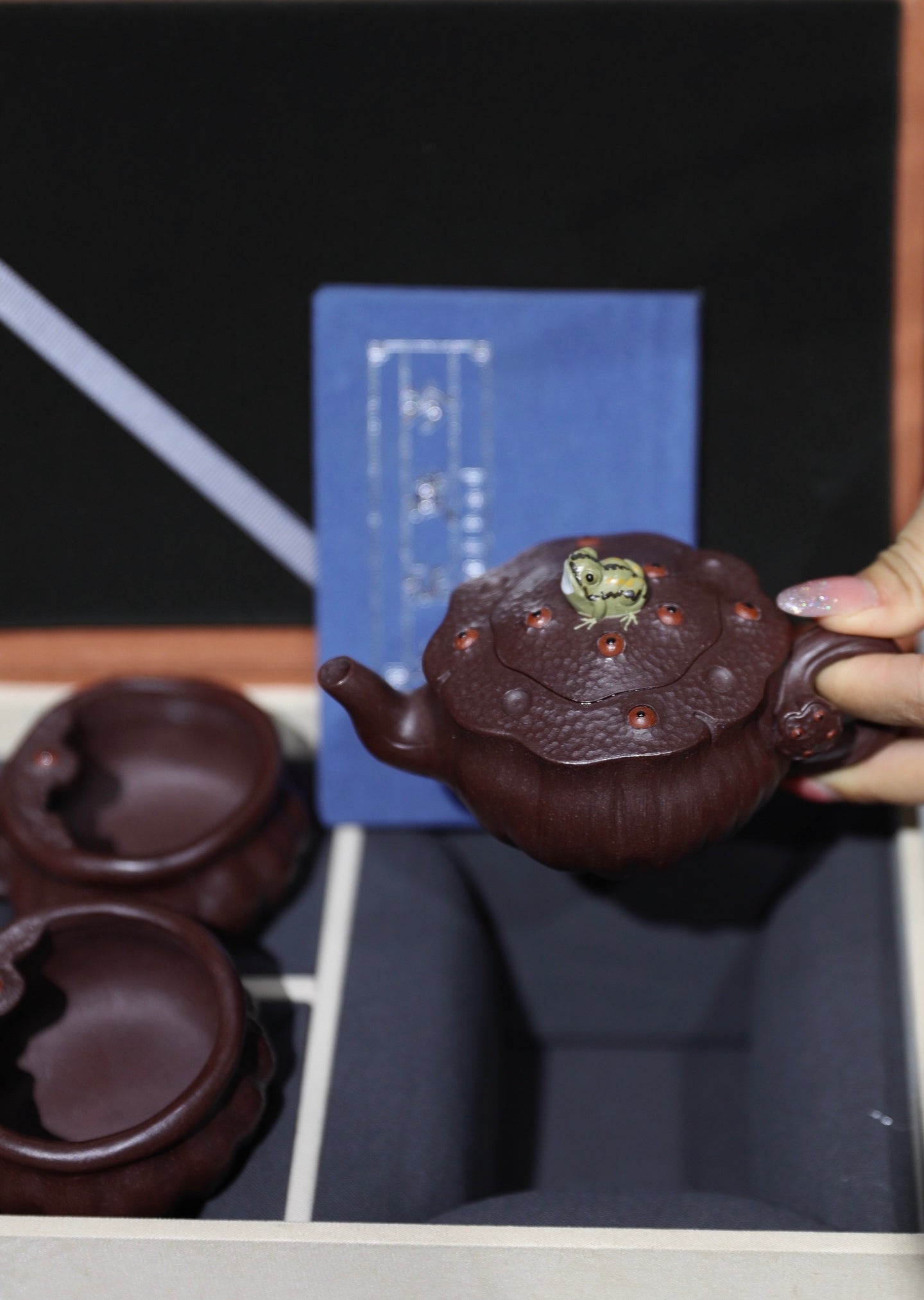 茶壶鉴藏【青蛙莲蓬套组】原矿窖藏老紫泥一壶二杯壶160cc小杯85cc