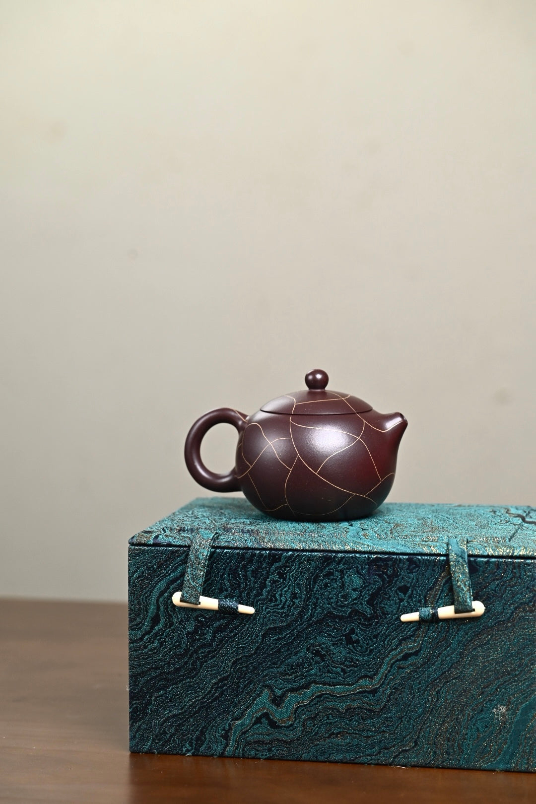 『西施』 一厂老紫泥·容量300cc·9孔出水·王岳龄·国家级正高级工艺美术师（双研高）