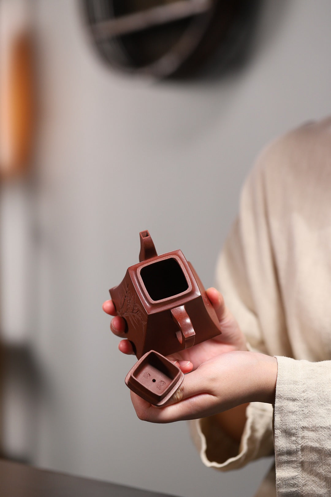 【四方金钟】 泥料原矿底槽清 容量190cc 9孔