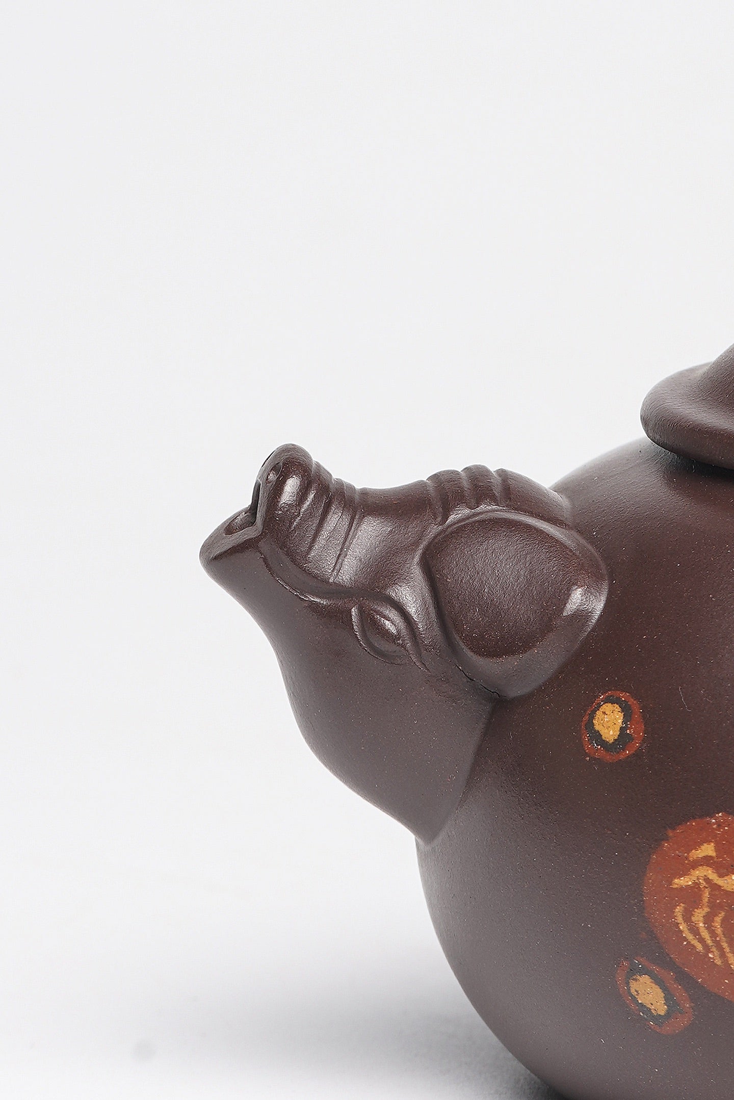 戴静波 【壶名】金猪纳福 【泥料】极品紫泥 【容量】210cc