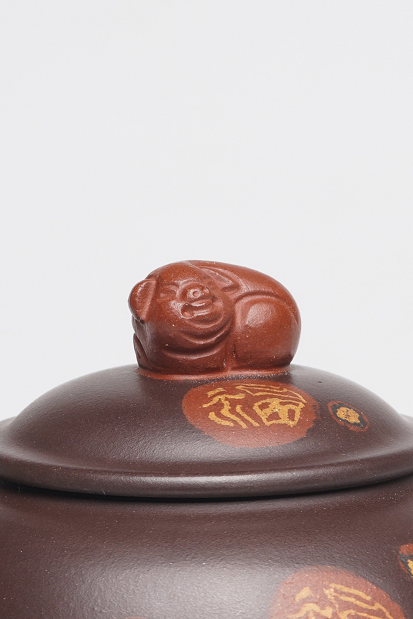 戴静波 【壶名】金猪纳福 【泥料】极品紫泥 【容量】210cc
