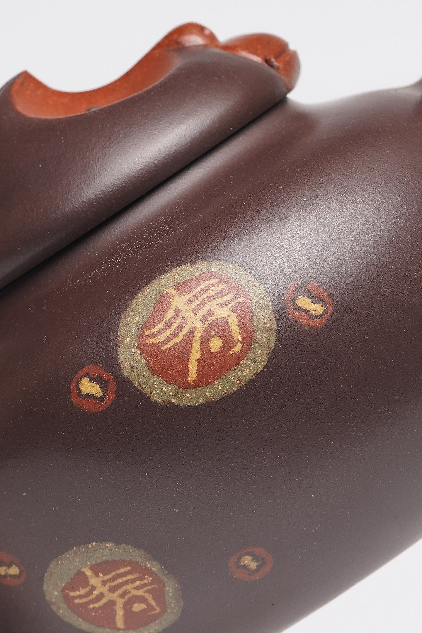 【壶名】金猴纳福 【泥料】极品紫泥 【容量】240cc