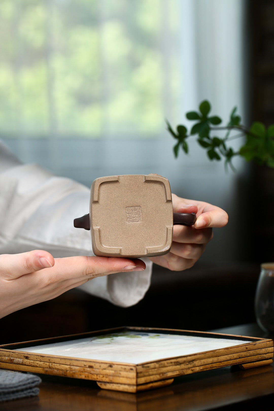 【小四方·梅】 刘彩萍（国家级工艺美术师） 原矿青段泥 容量 250cc