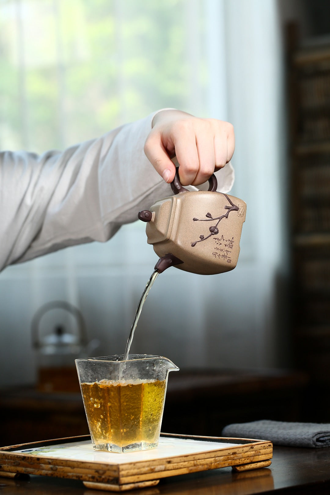 【小四方·梅】 刘彩萍（国家级工艺美术师） 原矿青段泥 容量 250cc