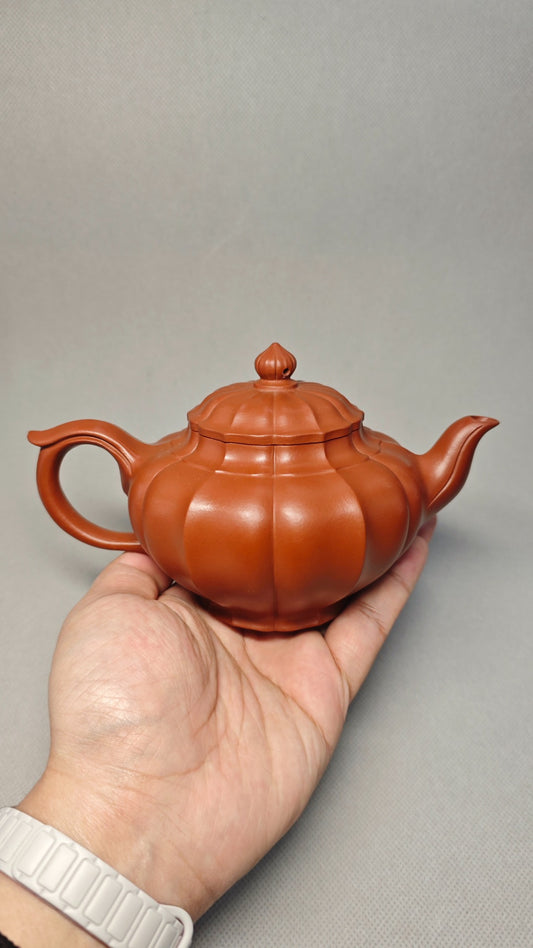 【筋纹笑樱】焦亚强  (国家级工艺美术师) 泥料原矿朱泥