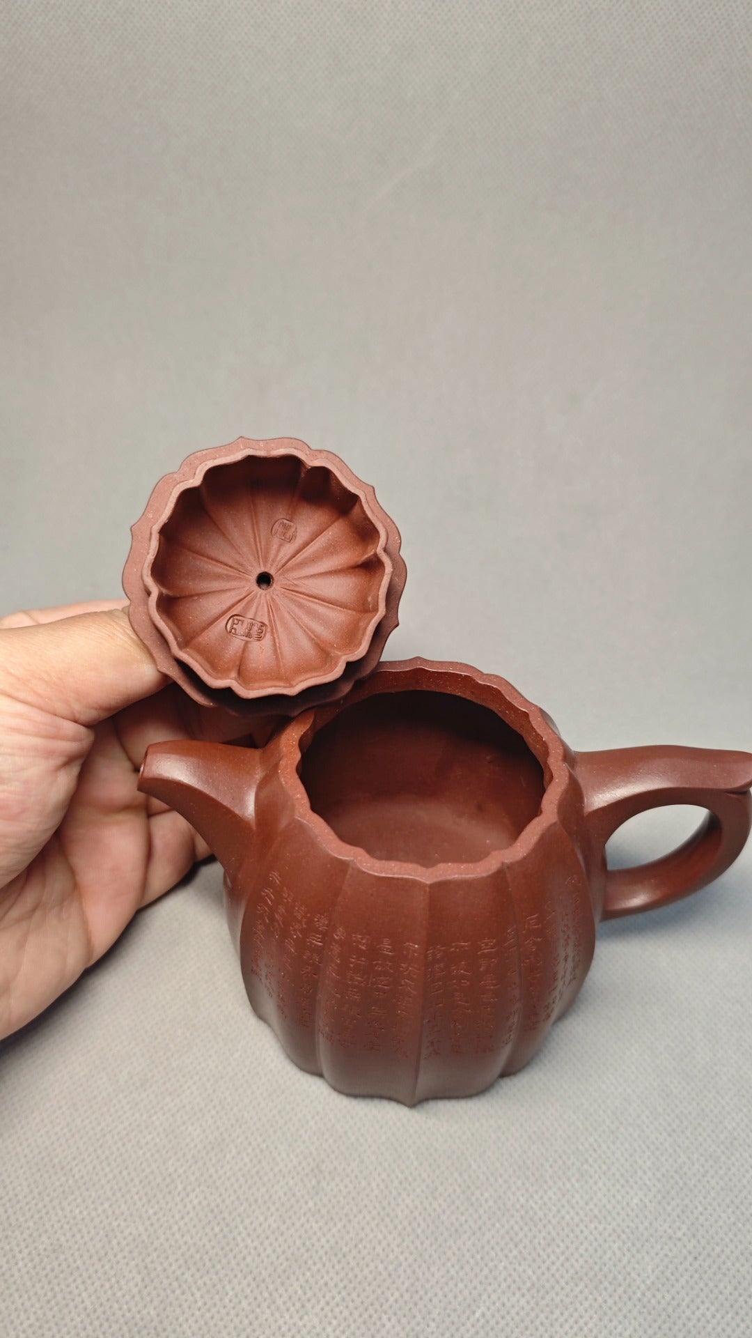 【筋纹秦权】 制壶焦亚强 (国家级工艺美术师) 泥料原矿紫泥