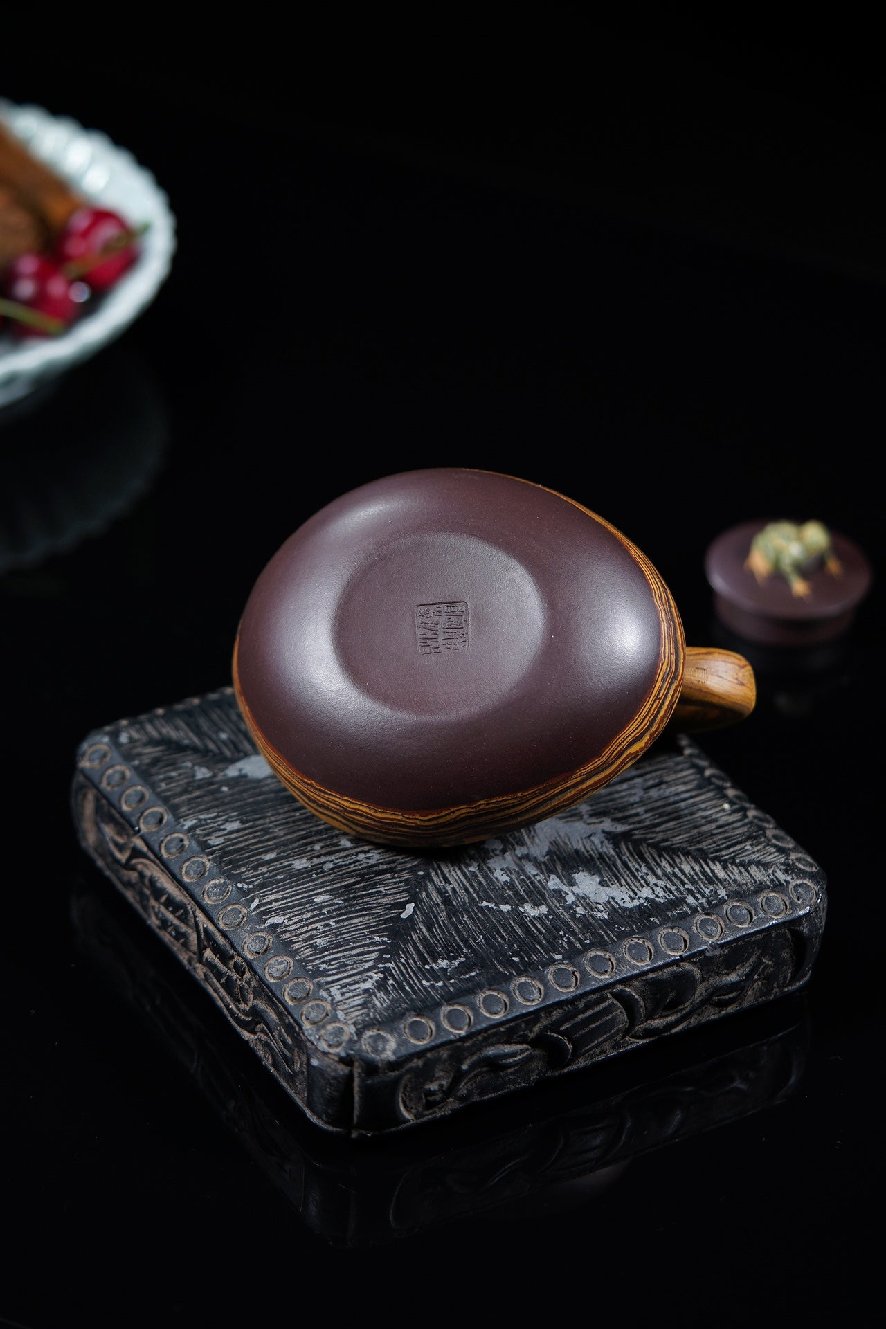 戴静波【壶名】蛙趣 【泥料】极品紫泥 【容量】360cc