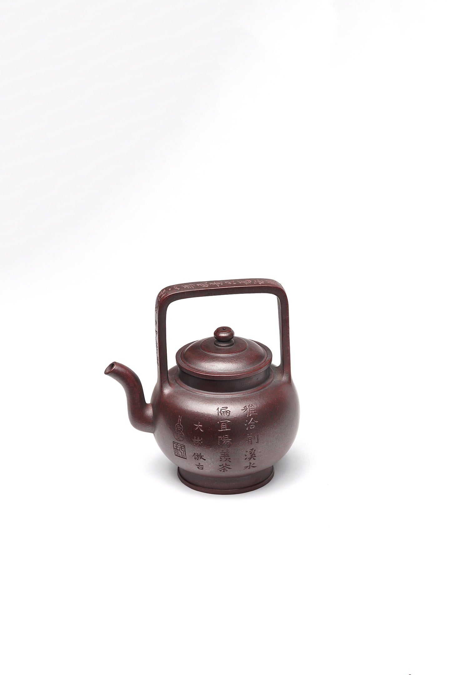 戴静波【壶名】莲瓣提梁 【泥料】极品鸣远金砂 【容量】390cc