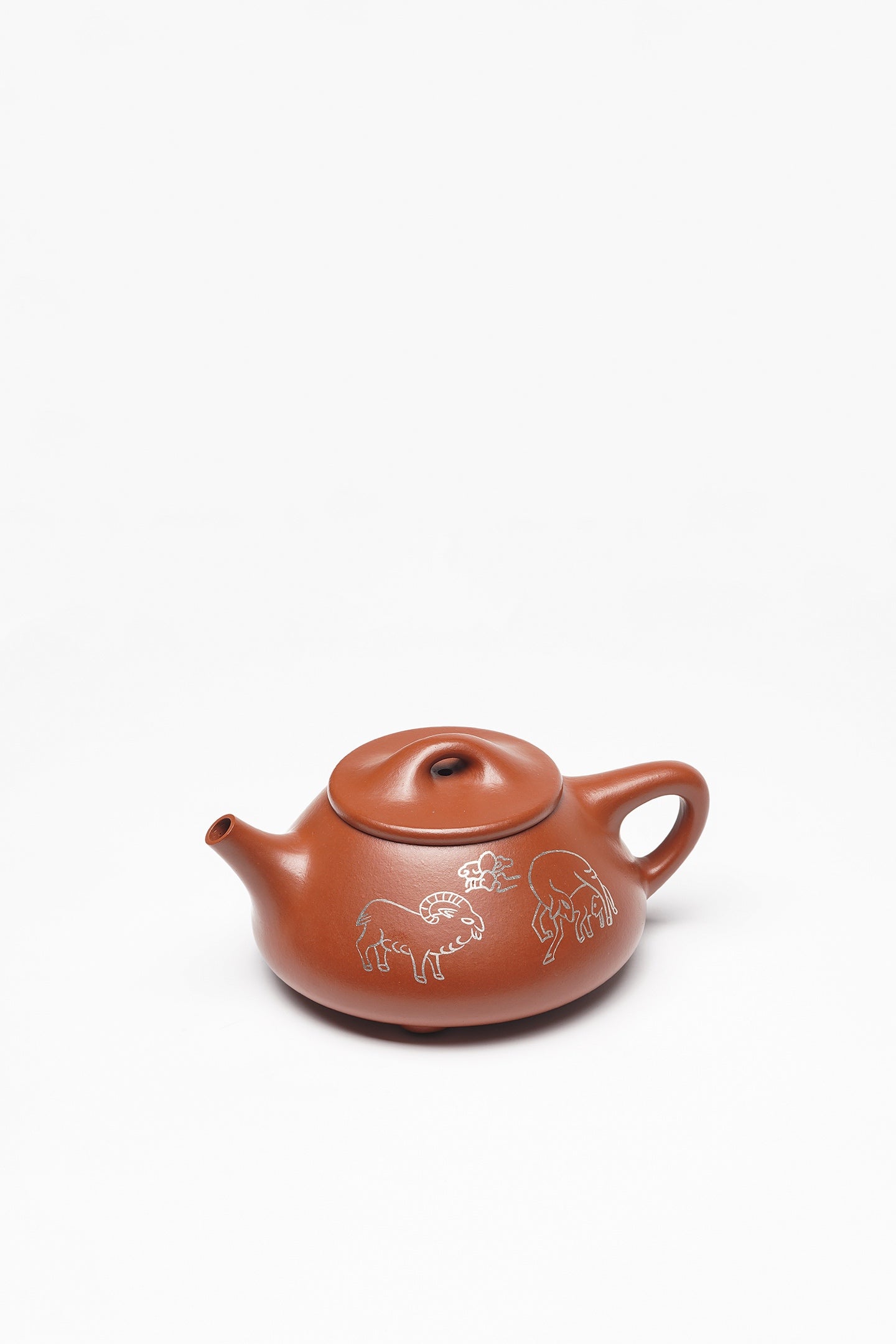 戴静波 正高级工艺美术师【壶名】石瓢（金银错） 【泥料】极品龙山朱砂 【容量】270cc