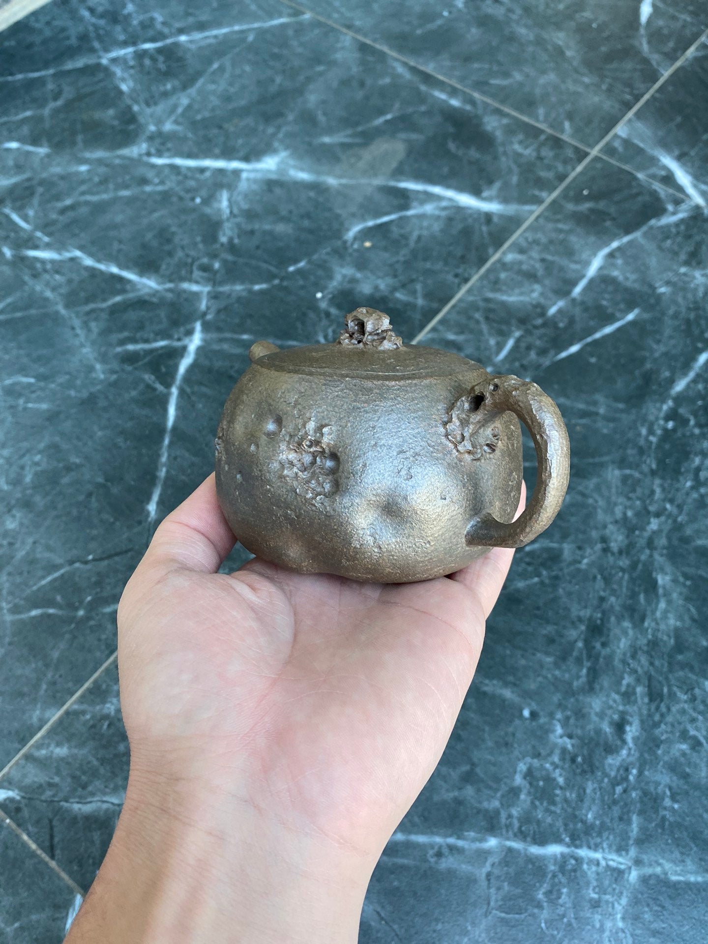 【特色藏品】紫砂太湖石全手工原创·拍卖7万同系列《太湖石趣》原矿极品黄金段柴烧·260cc