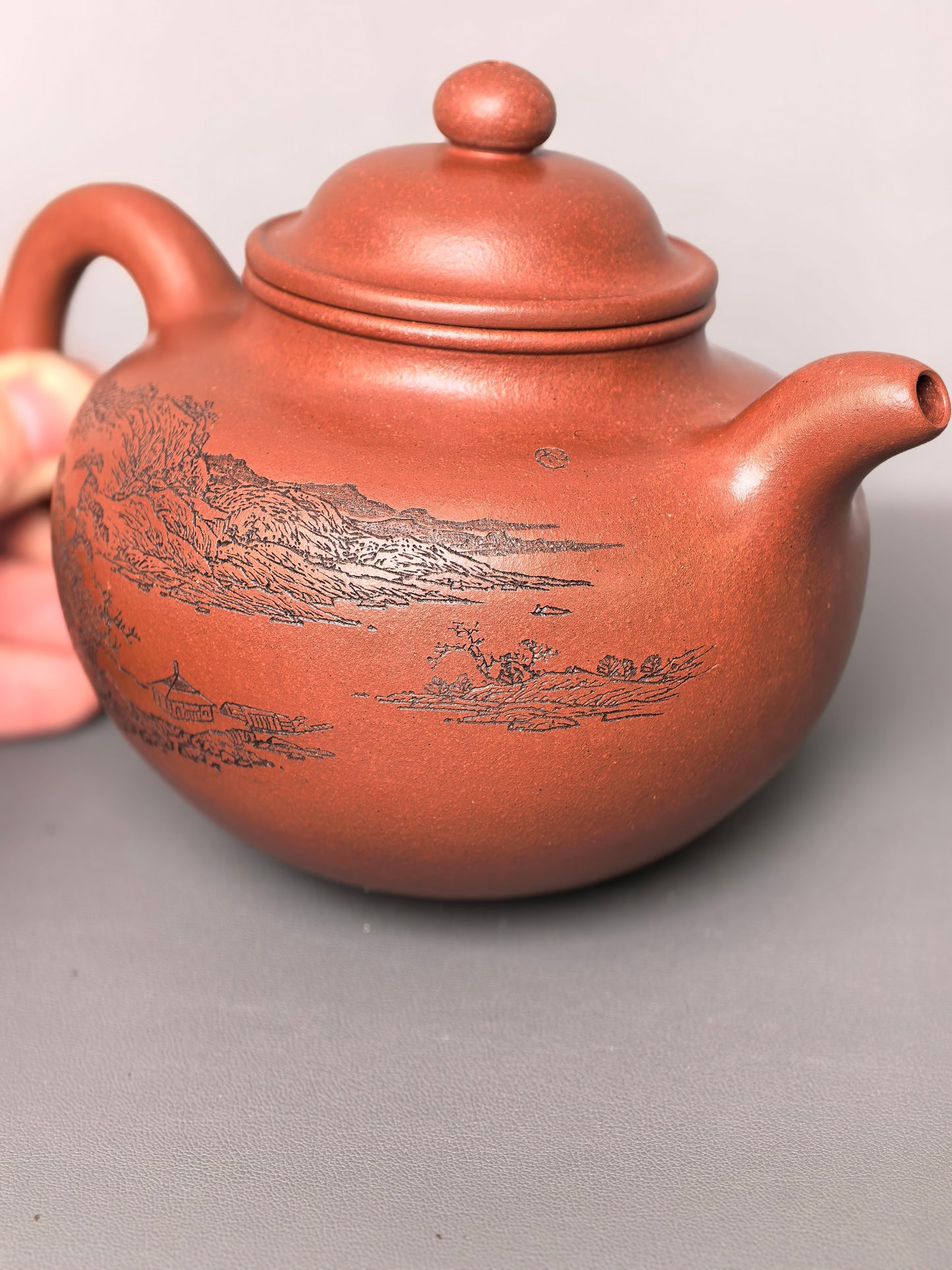 重器收藏·中国紫砂界山水陶刻巨匠·陈宏林大师精刻【掇球壶】潜力无限·极具收藏价值