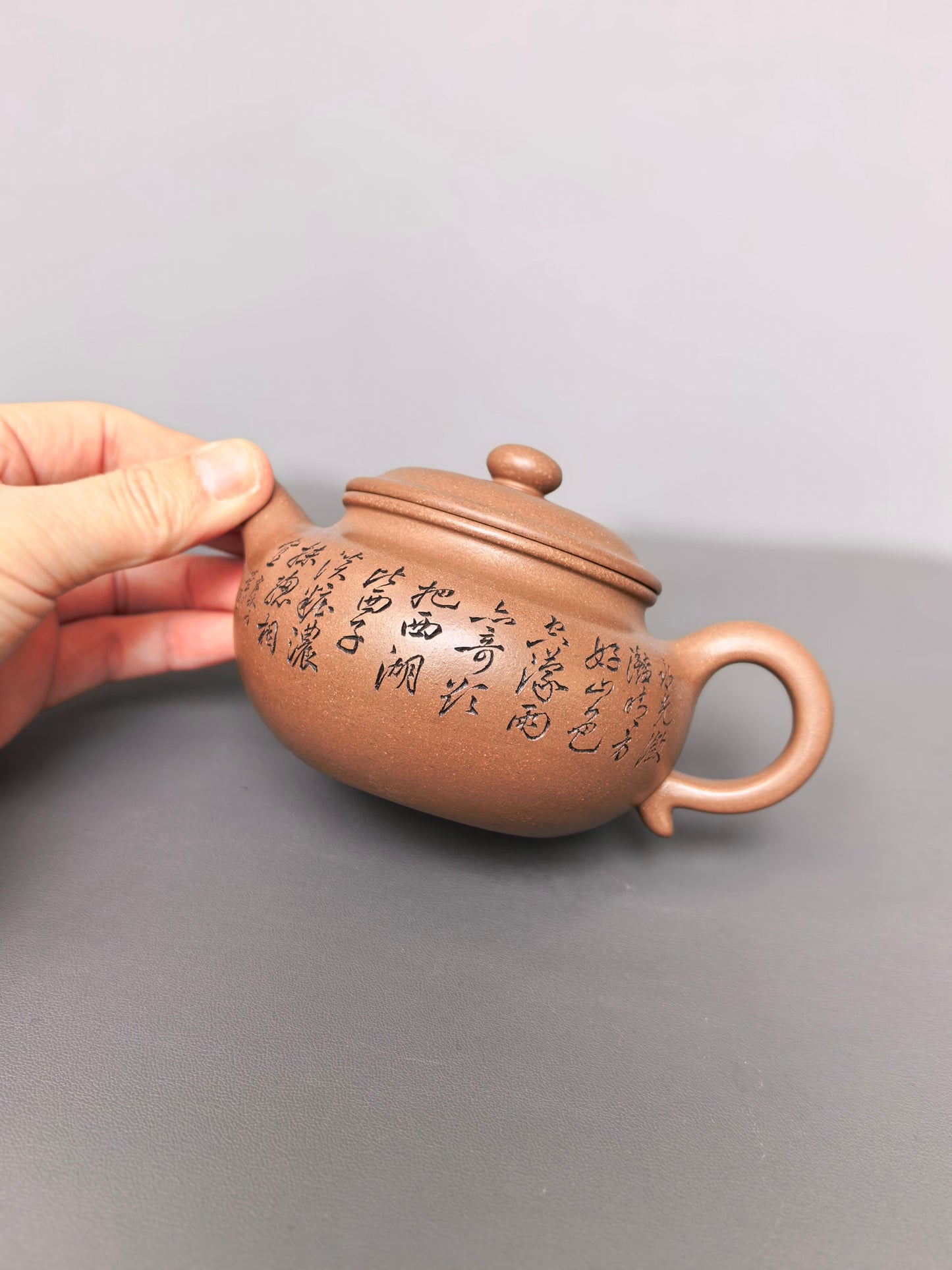 重器收藏·中国紫砂界山水陶刻巨匠·陈宏林大师精刻【仿古壶】潜力无限·极具收藏价值