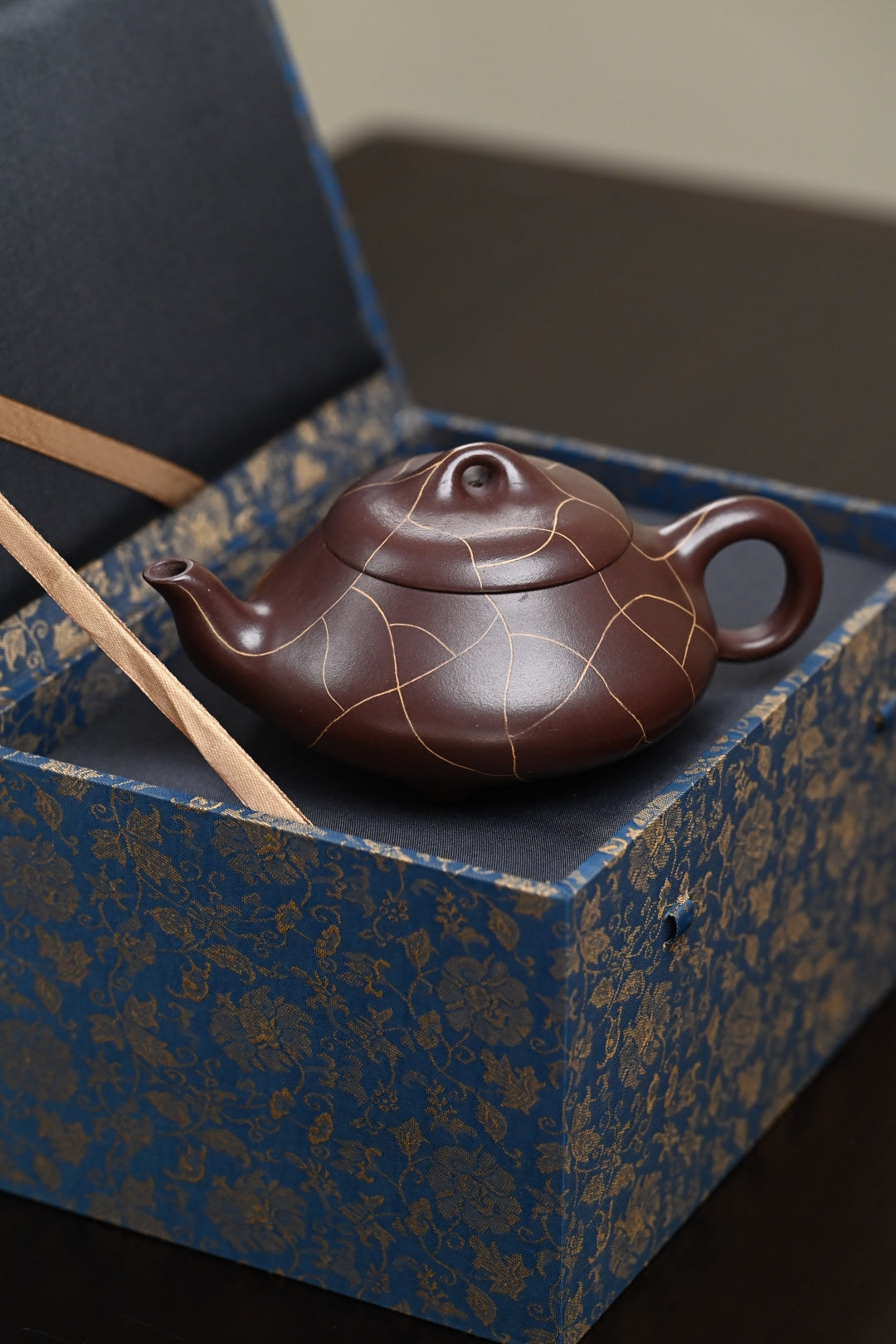 『子冶石瓢』 一厂老紫泥·容量280cc·9孔出水·黄自英（研究员级高级工艺美术师）