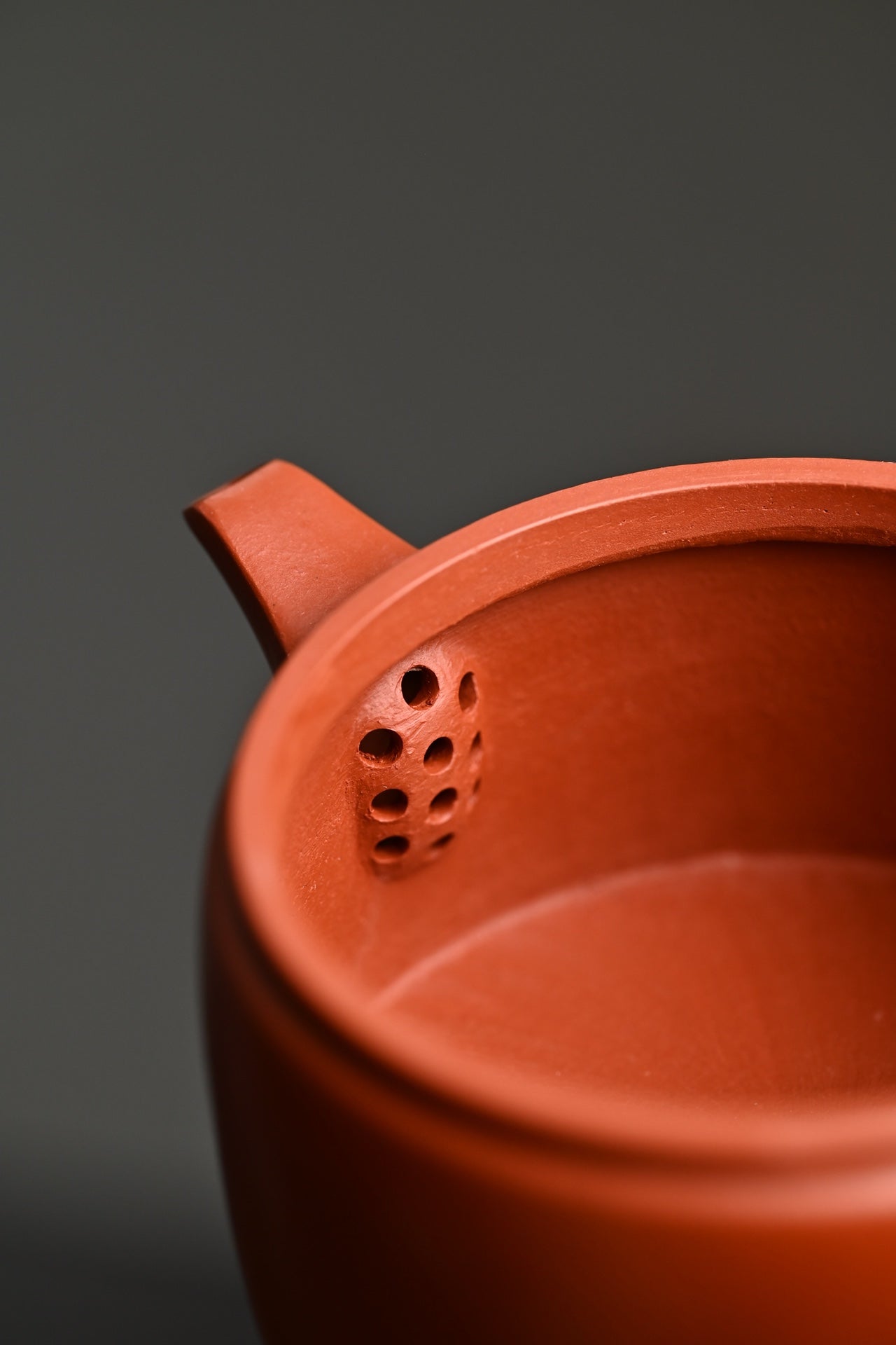 『汉瓦』 全手工·极品皱皮朱泥·容量200cc·10孔出水·内推·康老师