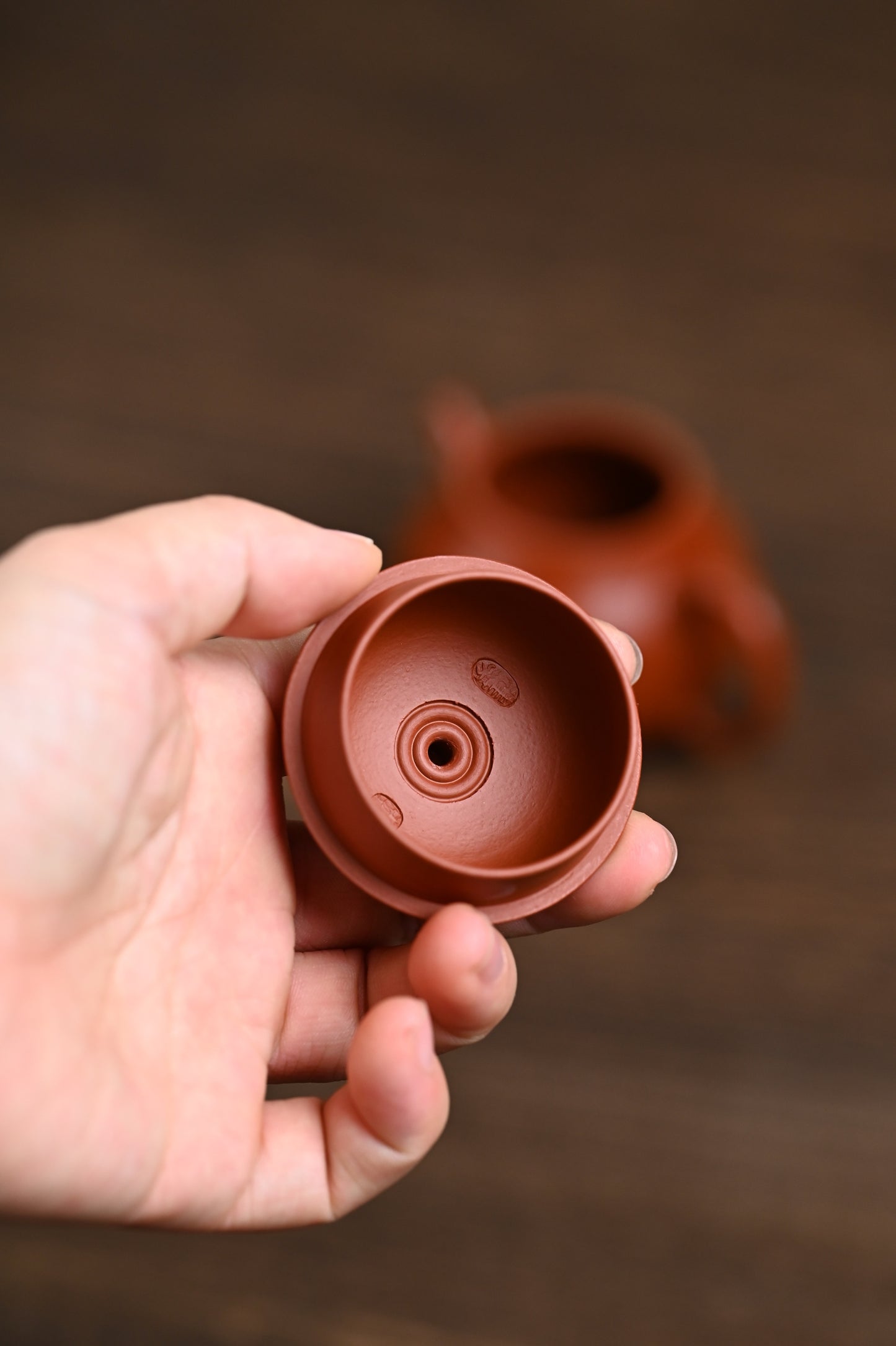 新品· 『茄瓜』 极品皱皮朱泥·容量150cc·7孔出水·内推·孙建芳（国家级工艺美术师）