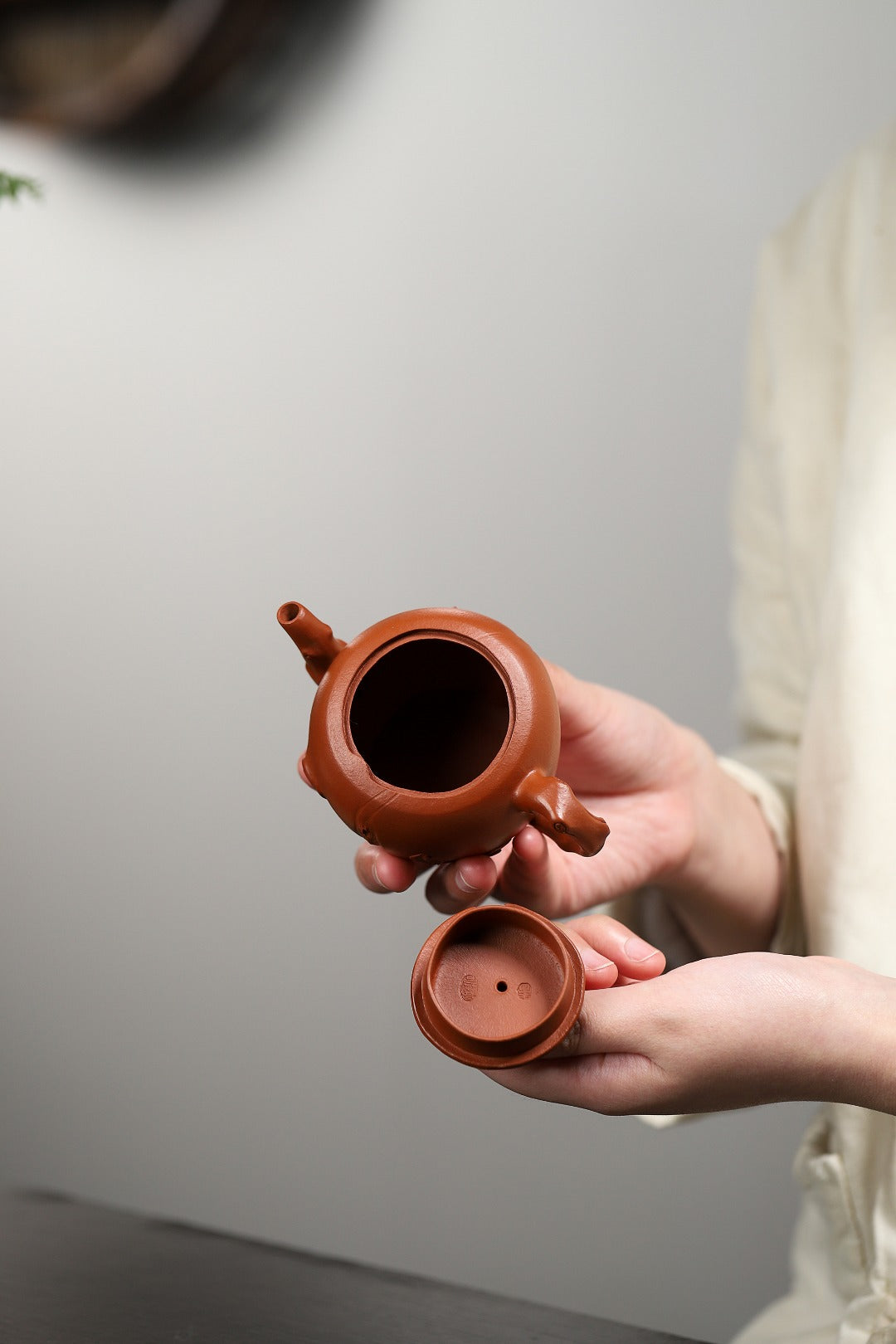 全手工制作 【桃桩壶】 泥料 原矿朱泥 容量170cc 内推球孔