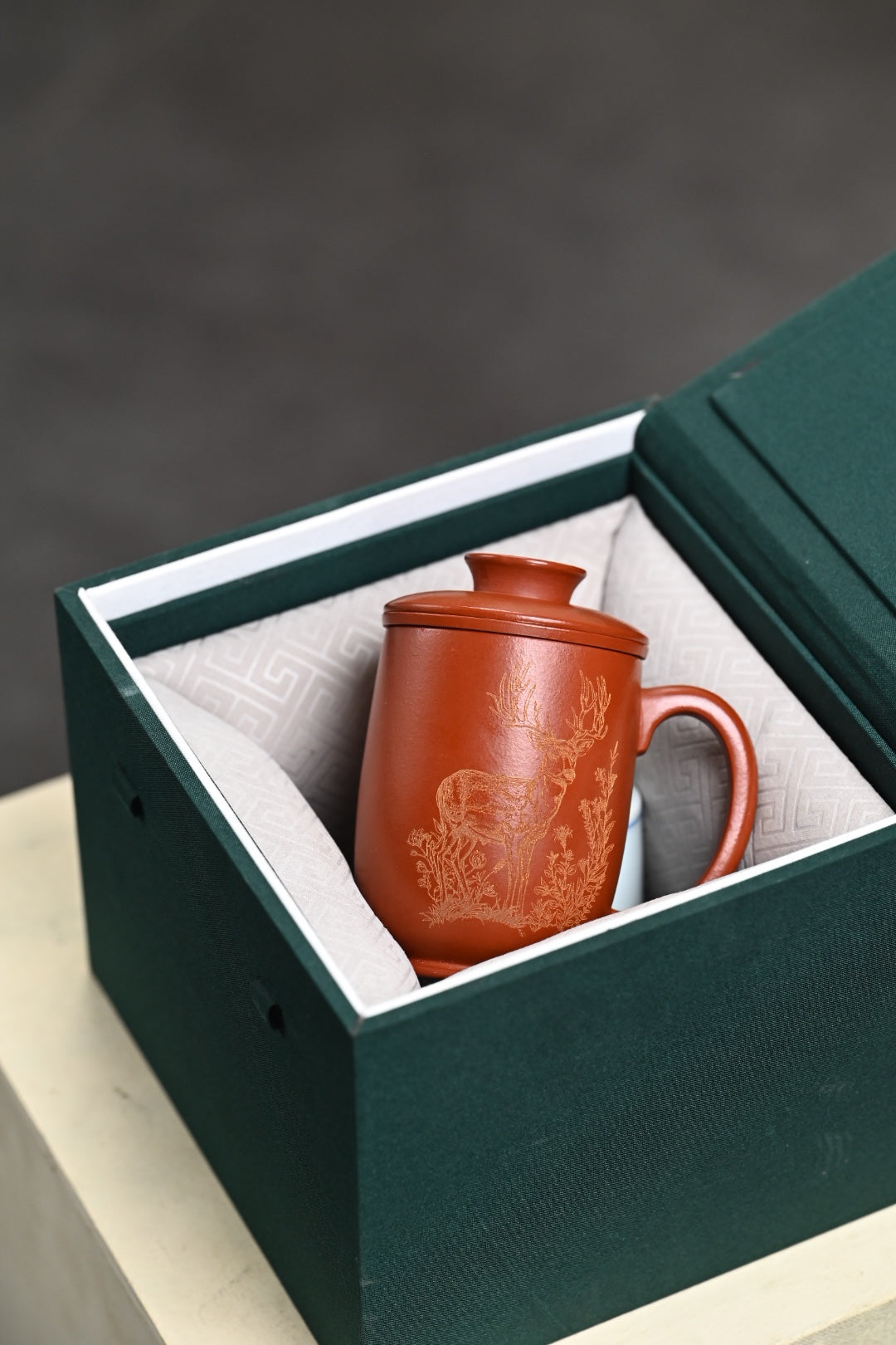 新品· 盖杯·极品皱皮朱泥·容量200cc·陈华军（国家级工艺美术师）