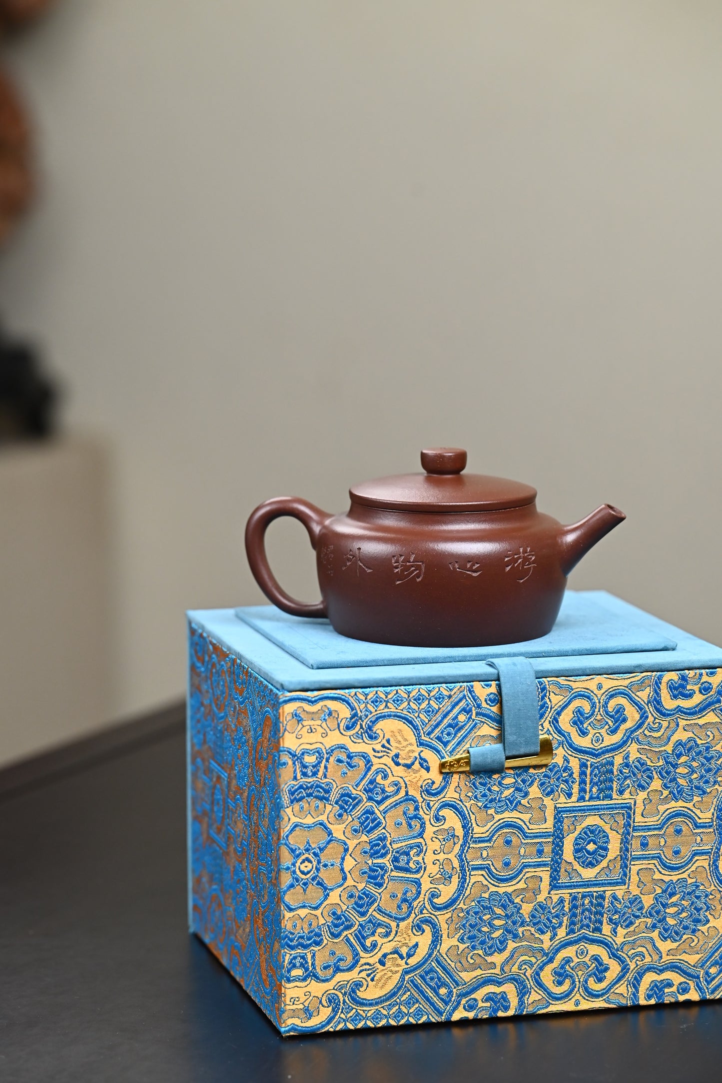 高工· 『游心物外』 一厂老紫泥·容量220cc·7孔出水·内推·韩惠琴（国家级高级工艺美术师）