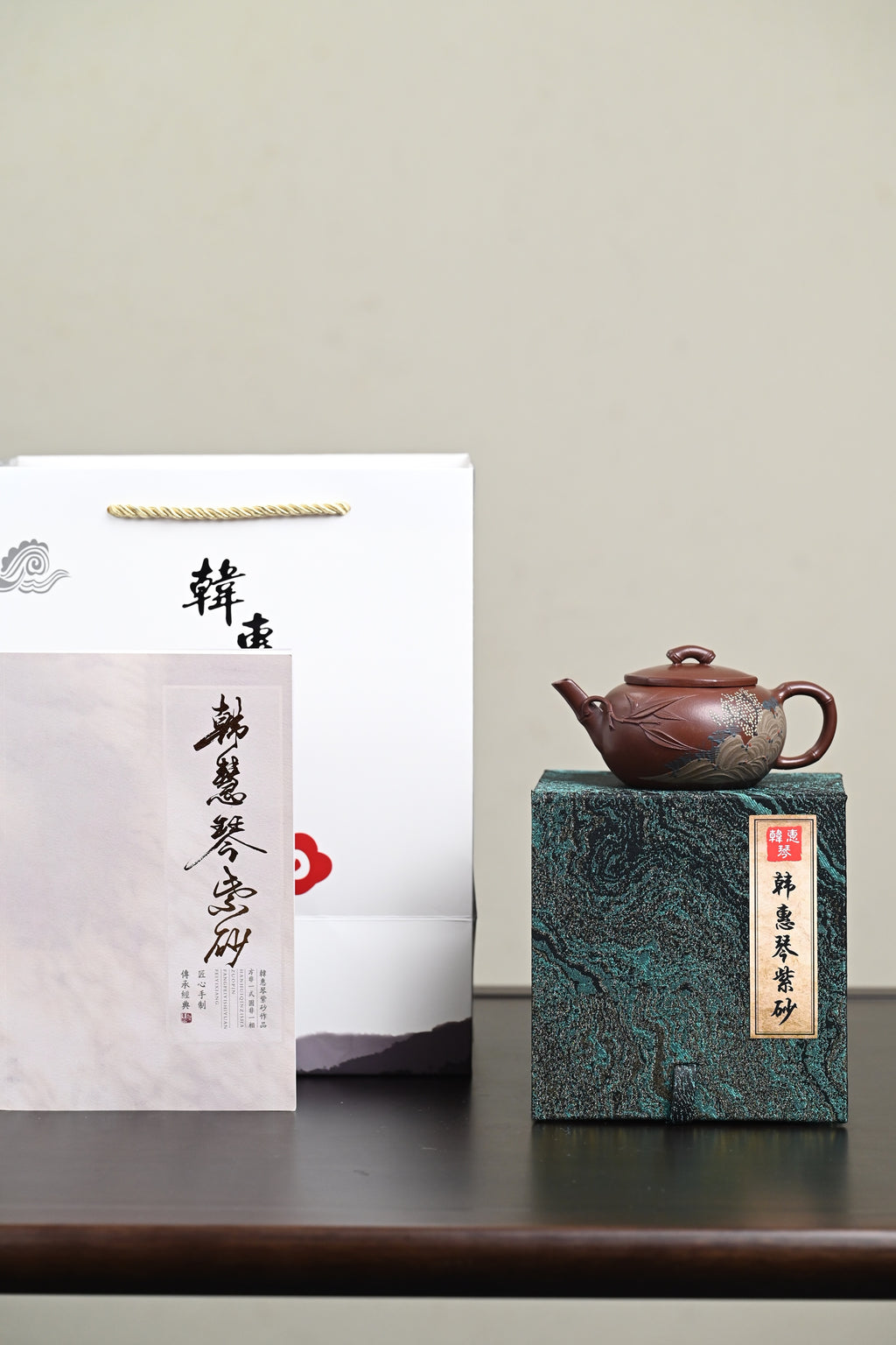 『竹影清风』 一厂老紫泥·容量190cc·7孔出水·内推·韩惠琴（国家级高级工艺美术师）