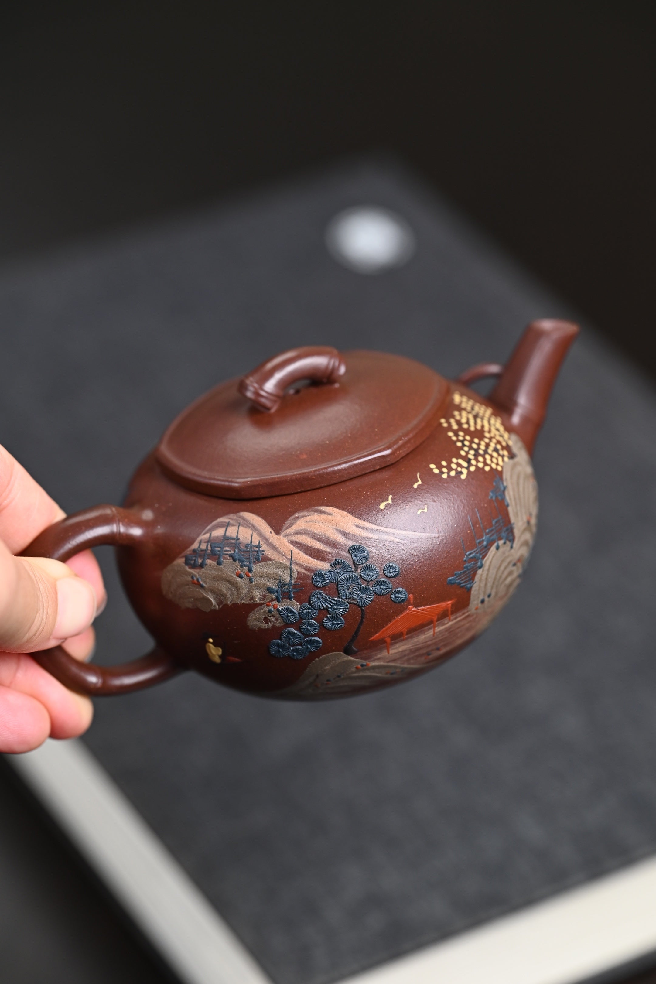 『竹影清风』 一厂老紫泥·容量190cc·7孔出水·内推·韩惠琴（国家级高级工艺美术师）