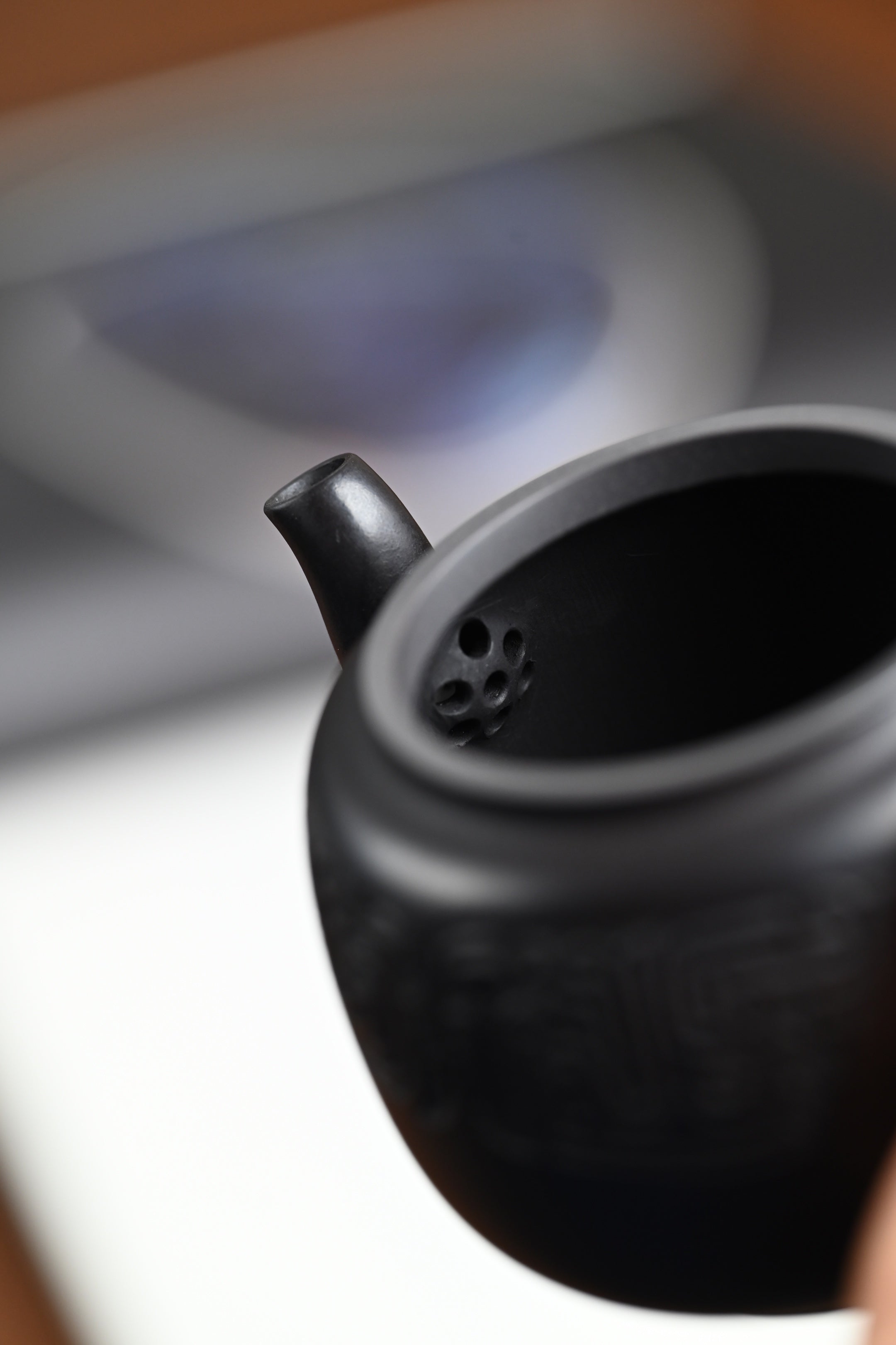 『宫灯』 石黄·容量150cc·7孔出水·内推·秦国萍（国家级高级工艺美术师）