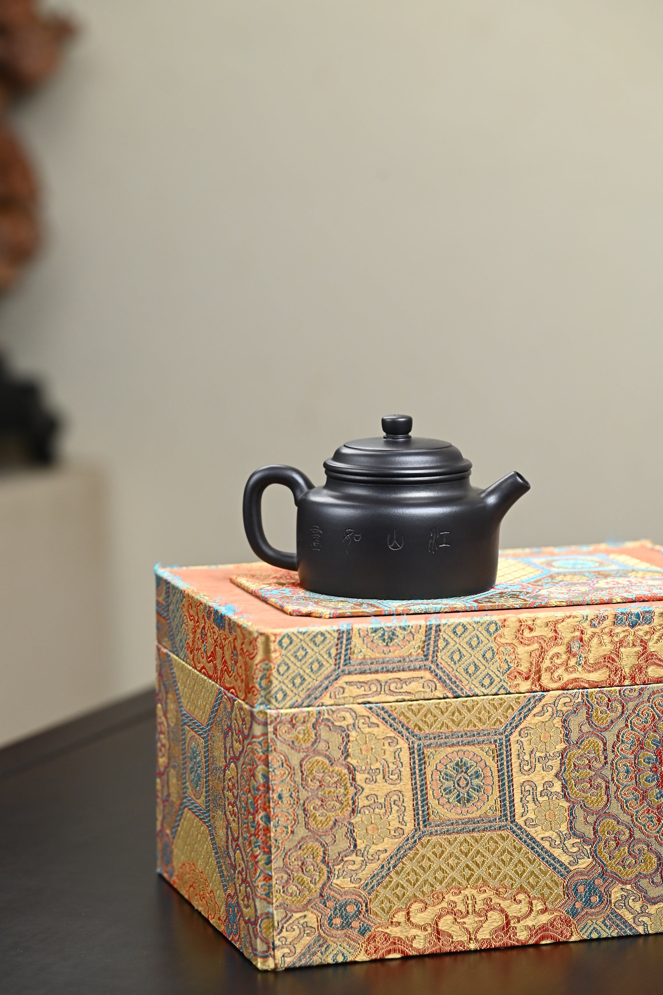 『德钟』 石黄·容量190cc·7孔出水·内推·秦国萍（国家级高级工艺美术师）