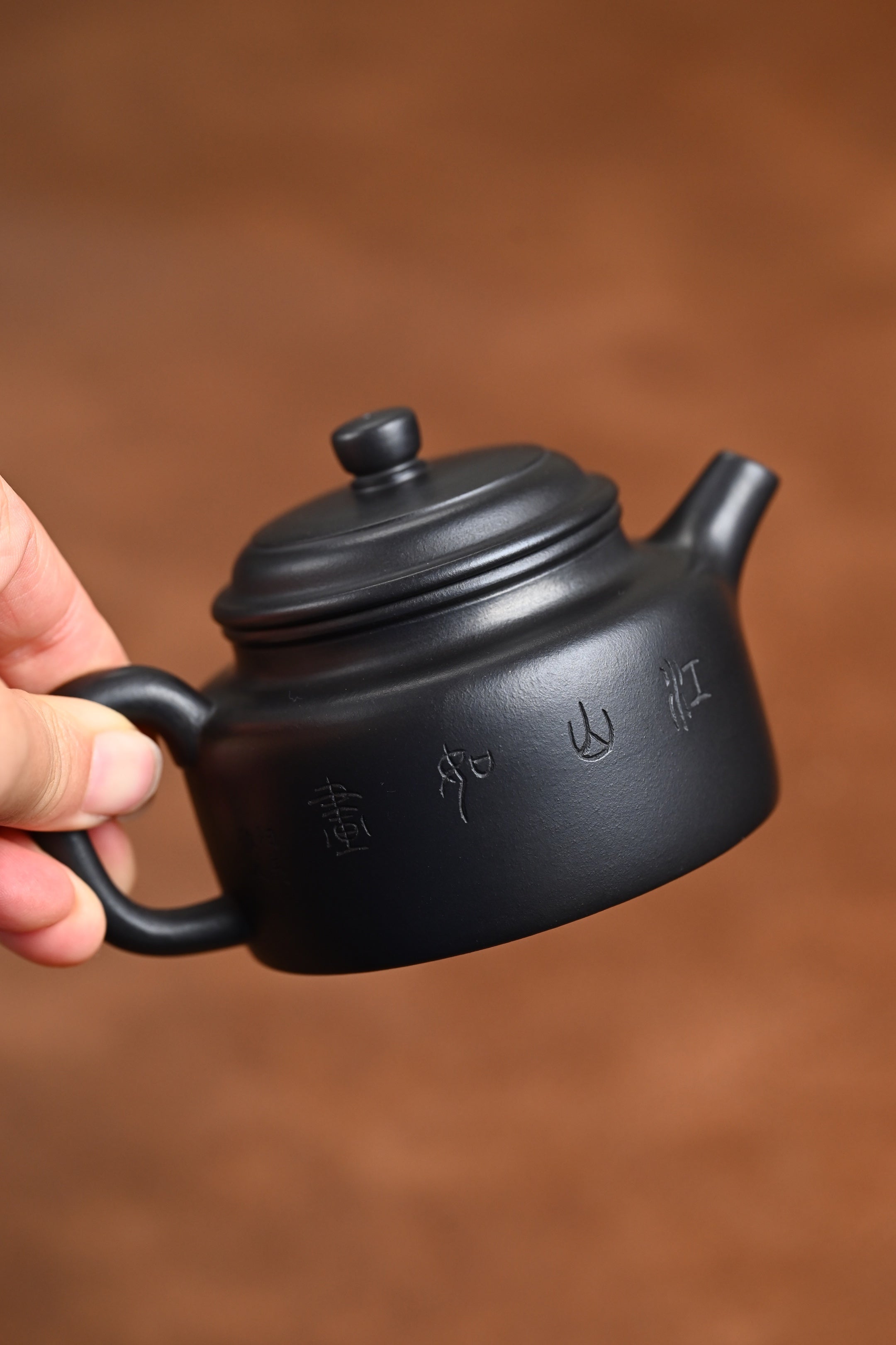 『德钟』 石黄·容量190cc·7孔出水·内推·秦国萍（国家级高级工艺美术师）