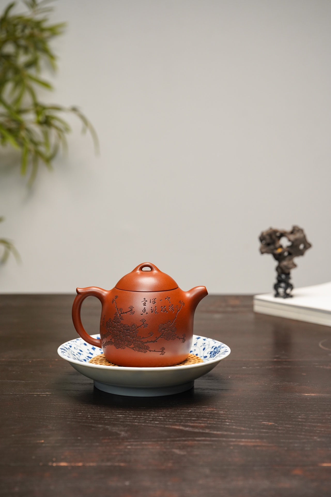 【重器收藏】中国砂界梅王·朱炳浩（石陶本工款）秦权壶》通转墨梅 (孤品)原矿极品底槽青·500cc 大品