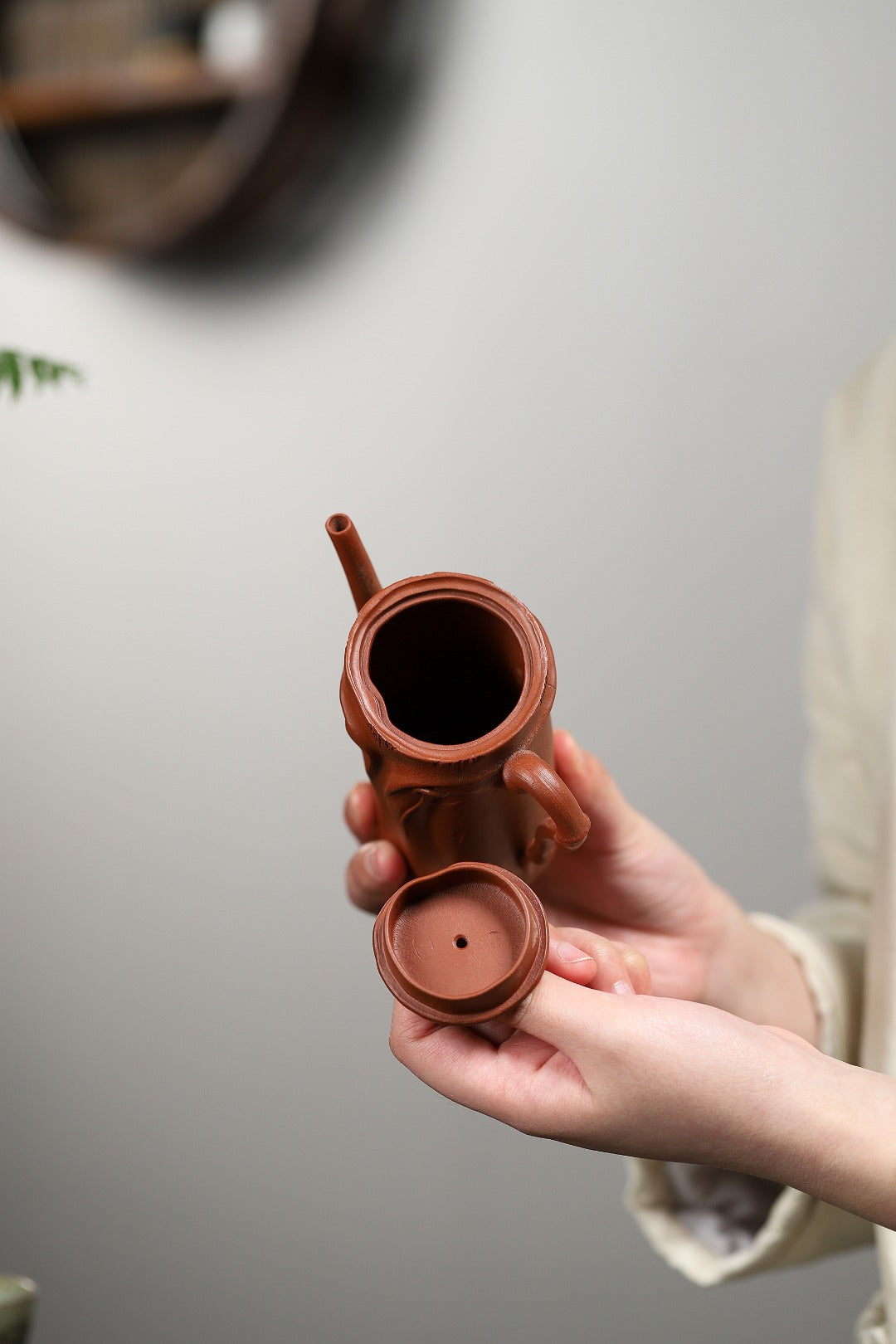 全手工制作 【高竹壶】 泥料：原矿朱泥 容量：240cc  内推球孔
