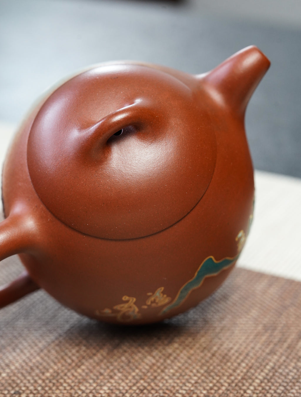 宗师泰斗·何光宏宗师泰斗·何光宏极具收藏传世潜力·送礼顶流·孤品重器原矿优质底槽清·350cc