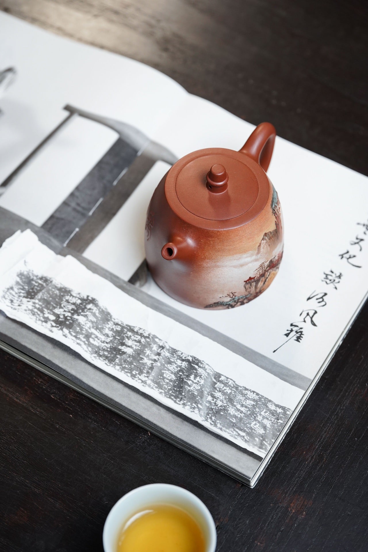 宗师泰斗·何光宏《汉铎壶》原矿极品底槽清·400cc原创紫砂五色土泥画泰斗·何光宏·亲绘
