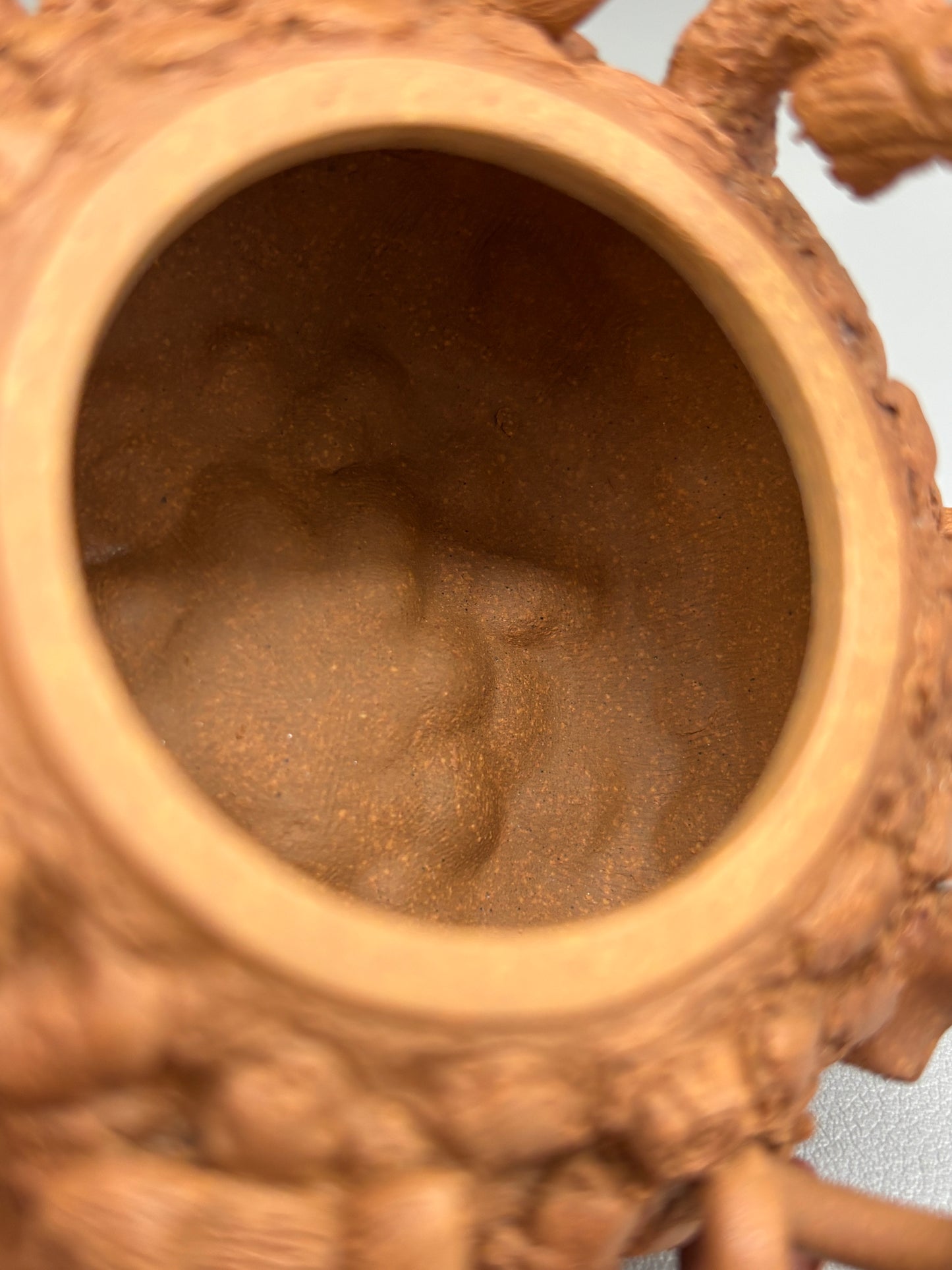 范泽锋高徒·江苏省级大师·邱爽原创【鼠来宝供春】原矿极品黄金段泥·130cc 小品