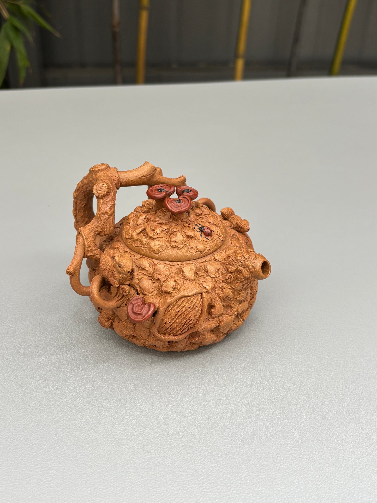 范泽锋高徒·江苏省级大师·邱爽原创【鼠来宝供春】原矿极品黄金段泥·130cc 小品