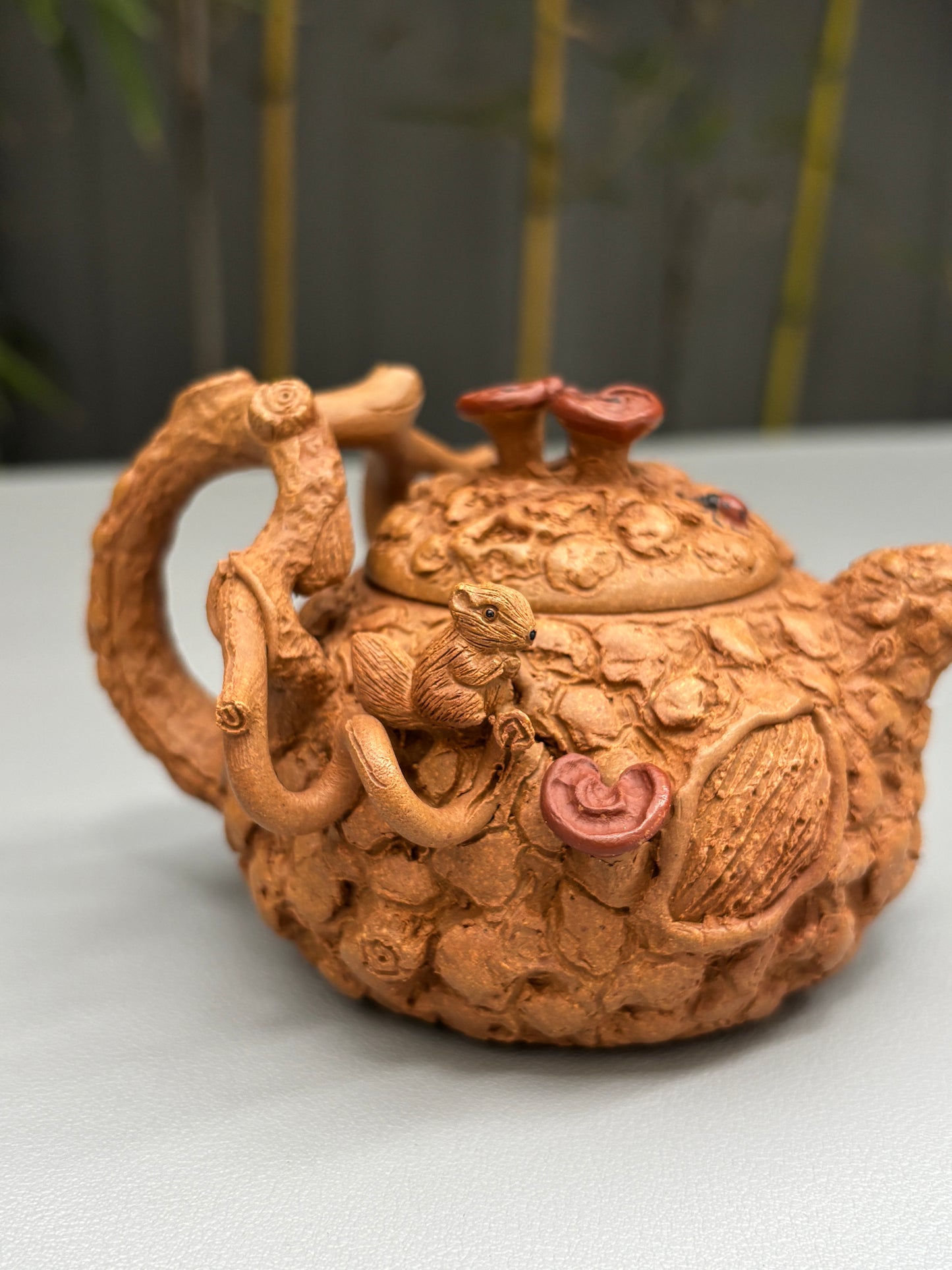 范泽锋高徒·江苏省级大师·邱爽原创【鼠来宝供春】原矿极品黄金段泥·130cc 小品