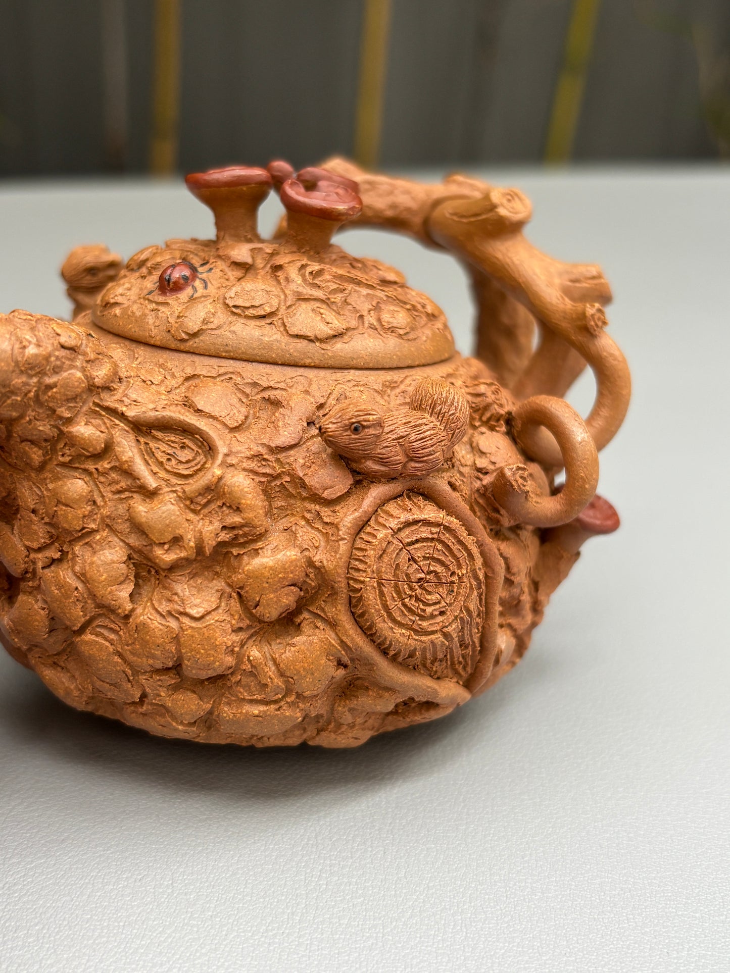 范泽锋高徒·江苏省级大师·邱爽原创【鼠来宝供春】原矿极品黄金段泥·130cc 小品