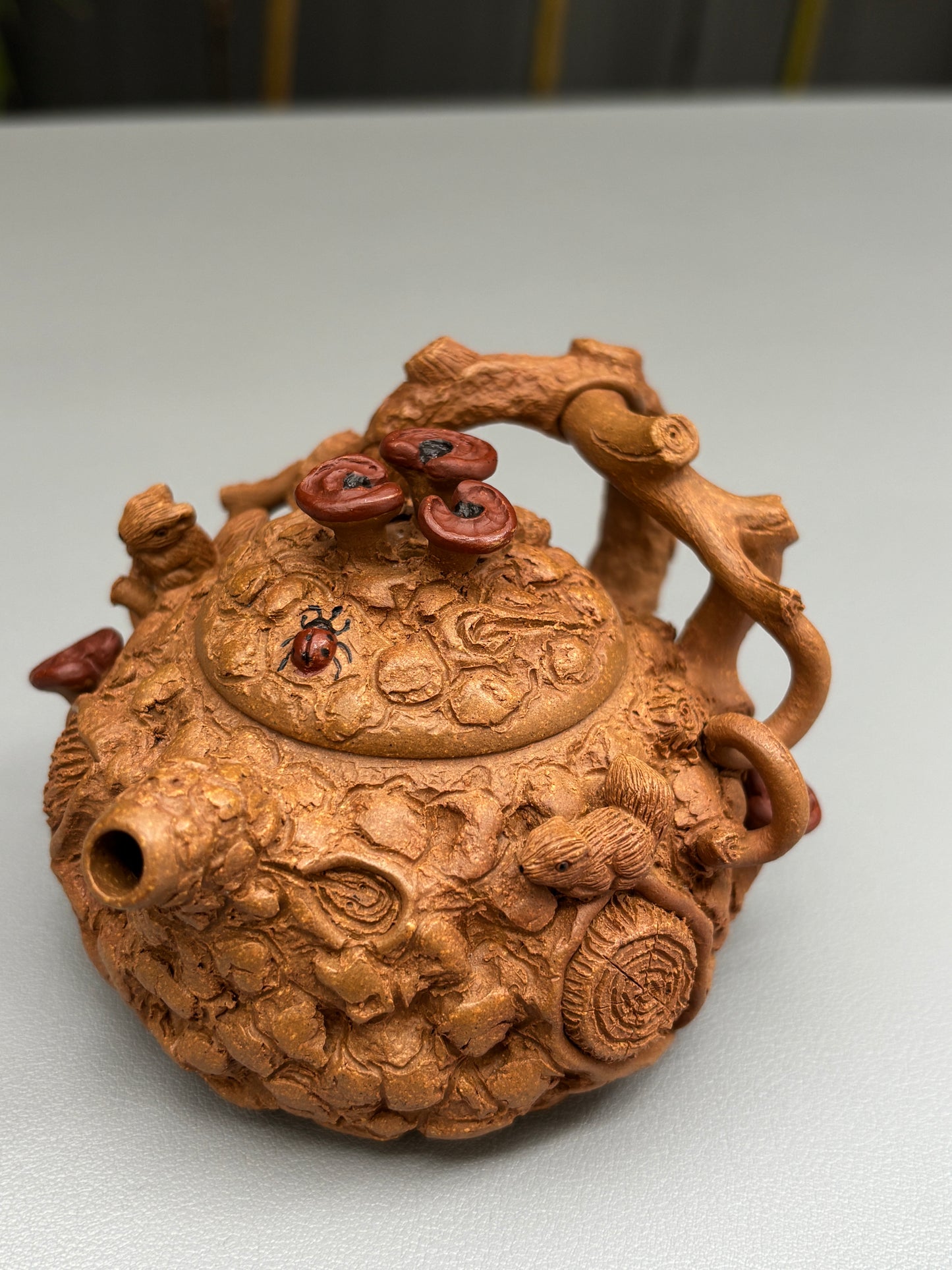 范泽锋高徒·江苏省级大师·邱爽原创【鼠来宝供春】原矿极品黄金段泥·130cc 小品