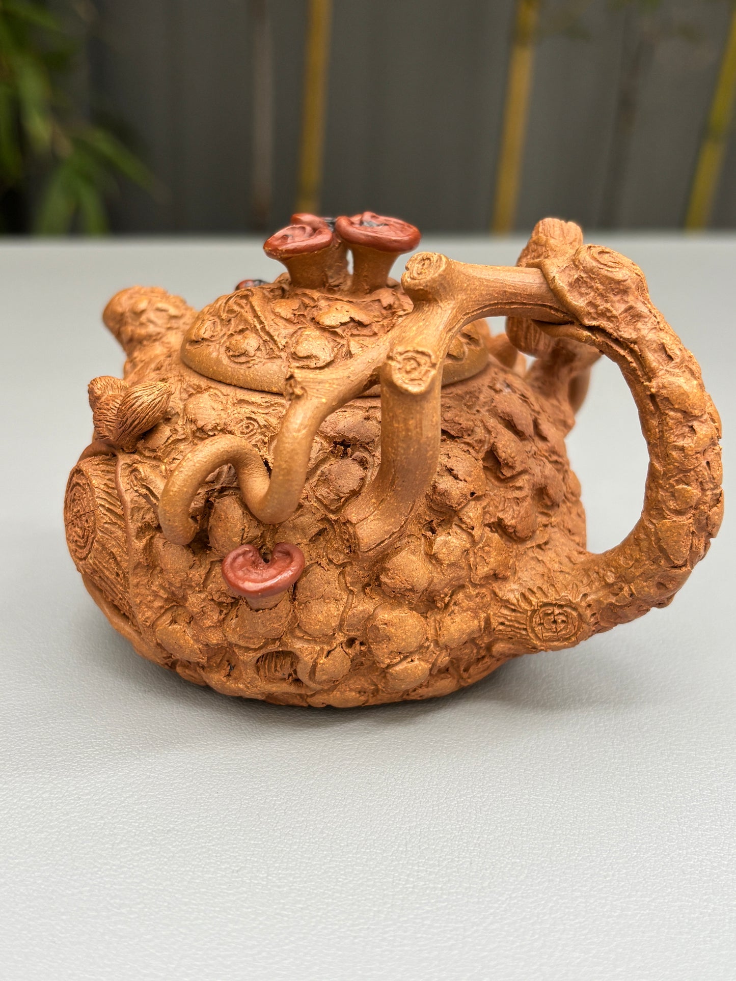 范泽锋高徒·江苏省级大师·邱爽原创【鼠来宝供春】原矿极品黄金段泥·130cc 小品