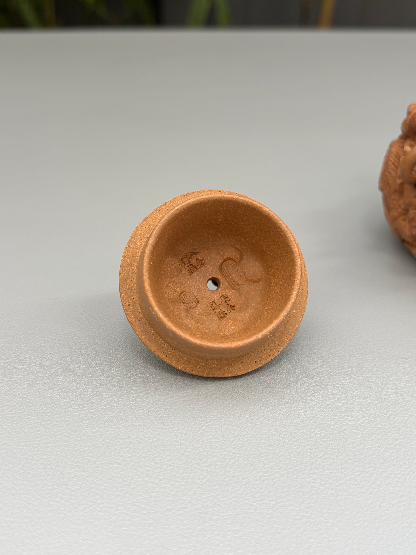 范泽锋高徒·江苏省级大师·邱爽原创【鼠来宝供春】原矿极品黄金段泥·130cc 小品