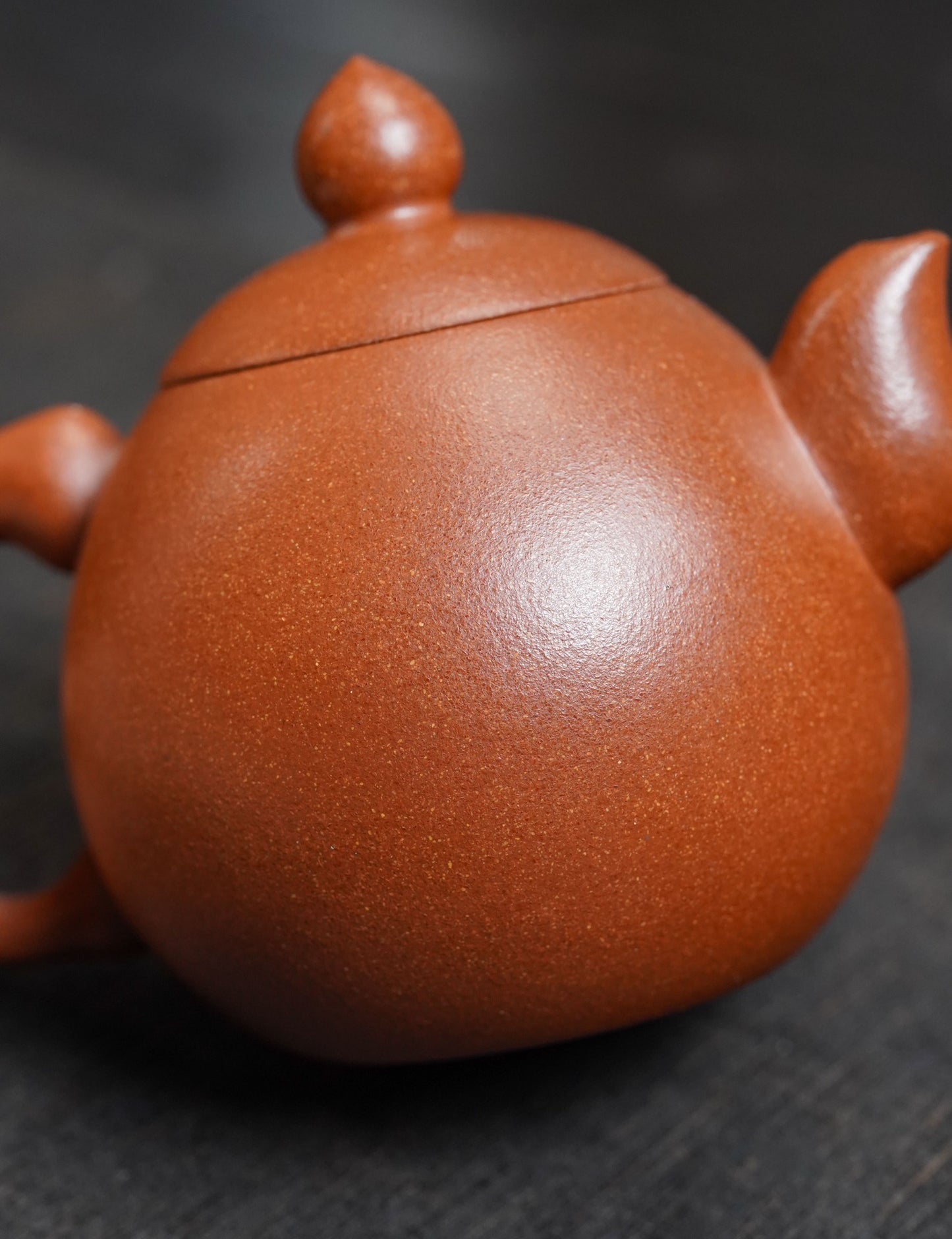 国匠泰斗·礼藏双绝｜国大师邱玉林《滴水之恩壶》原矿极品金降坡·250cc (真金限量版)