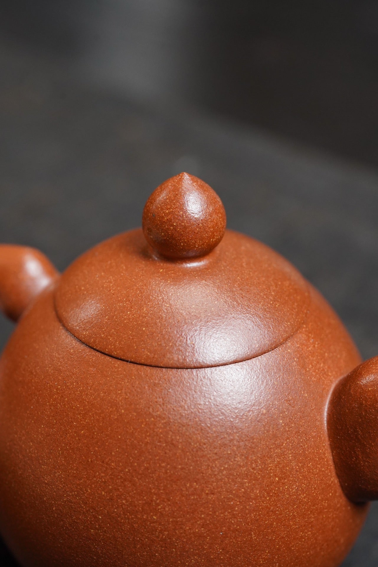 国匠泰斗·礼藏双绝｜国大师邱玉林《滴水之恩壶》原矿极品金降坡·250cc (真金限量版)