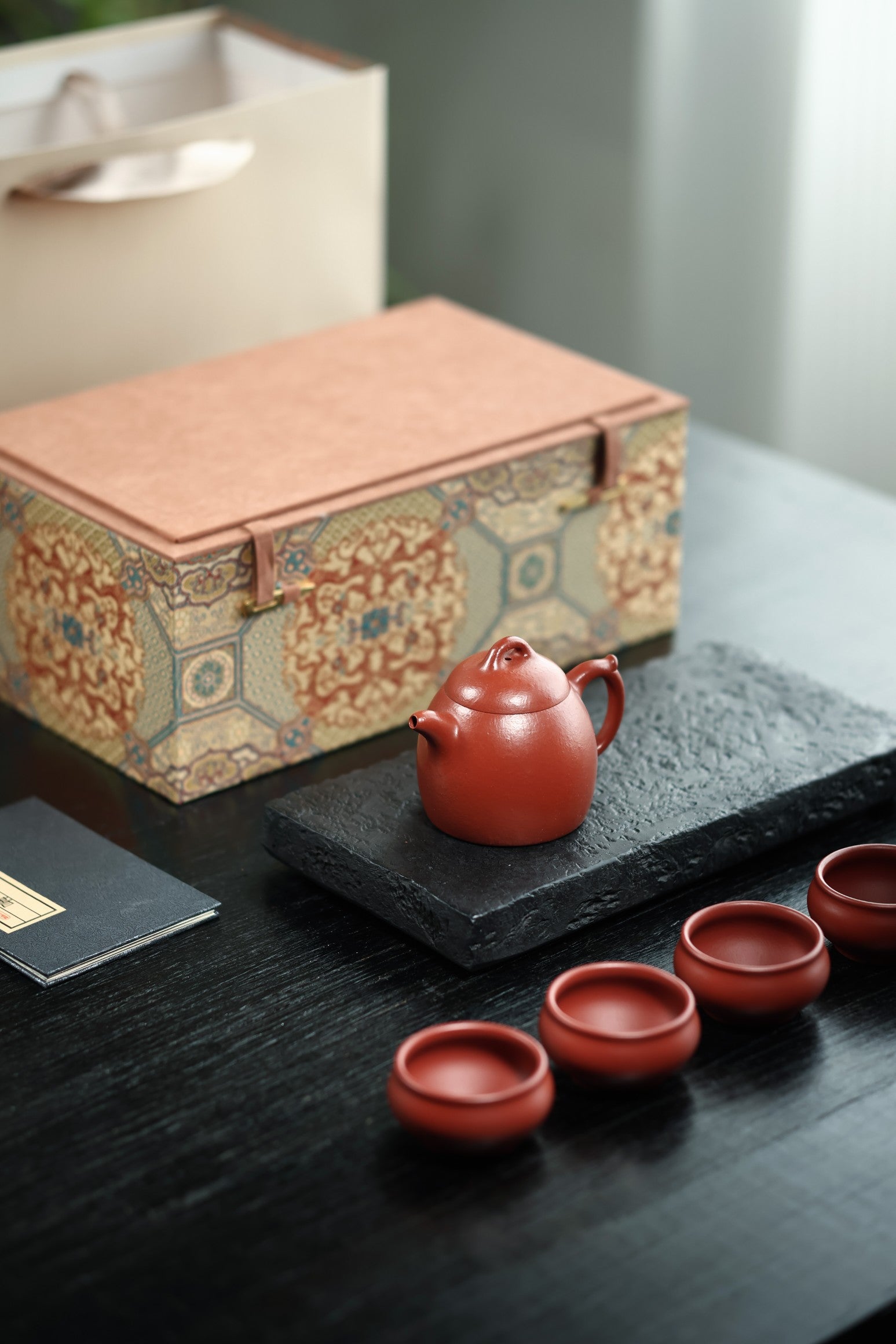 秦权套组【极品粗砂朱泥·传统手制·全手工·经典传统器·200cc·9孔·实力派作品 一壶四杯】