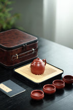 秦权旅行套组【极品粗砂朱泥·传统手制·全手工·经典传统器·200cc·9孔·实力派作品 一壶四杯加一壶承】