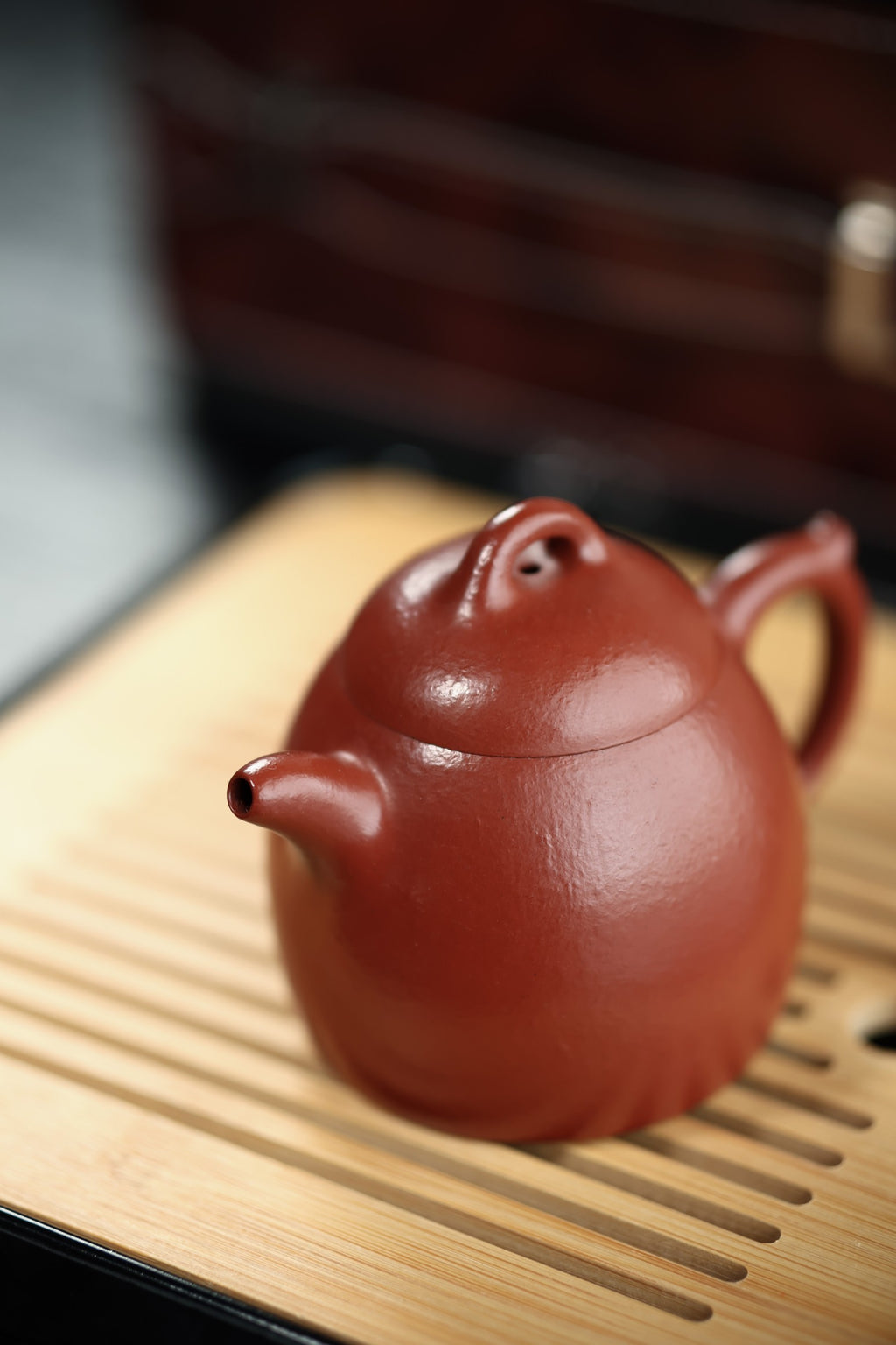 秦权旅行套组【极品粗砂朱泥·传统手制·全手工·经典传统器·200cc·9孔·实力派作品 一壶四杯加一壶承】