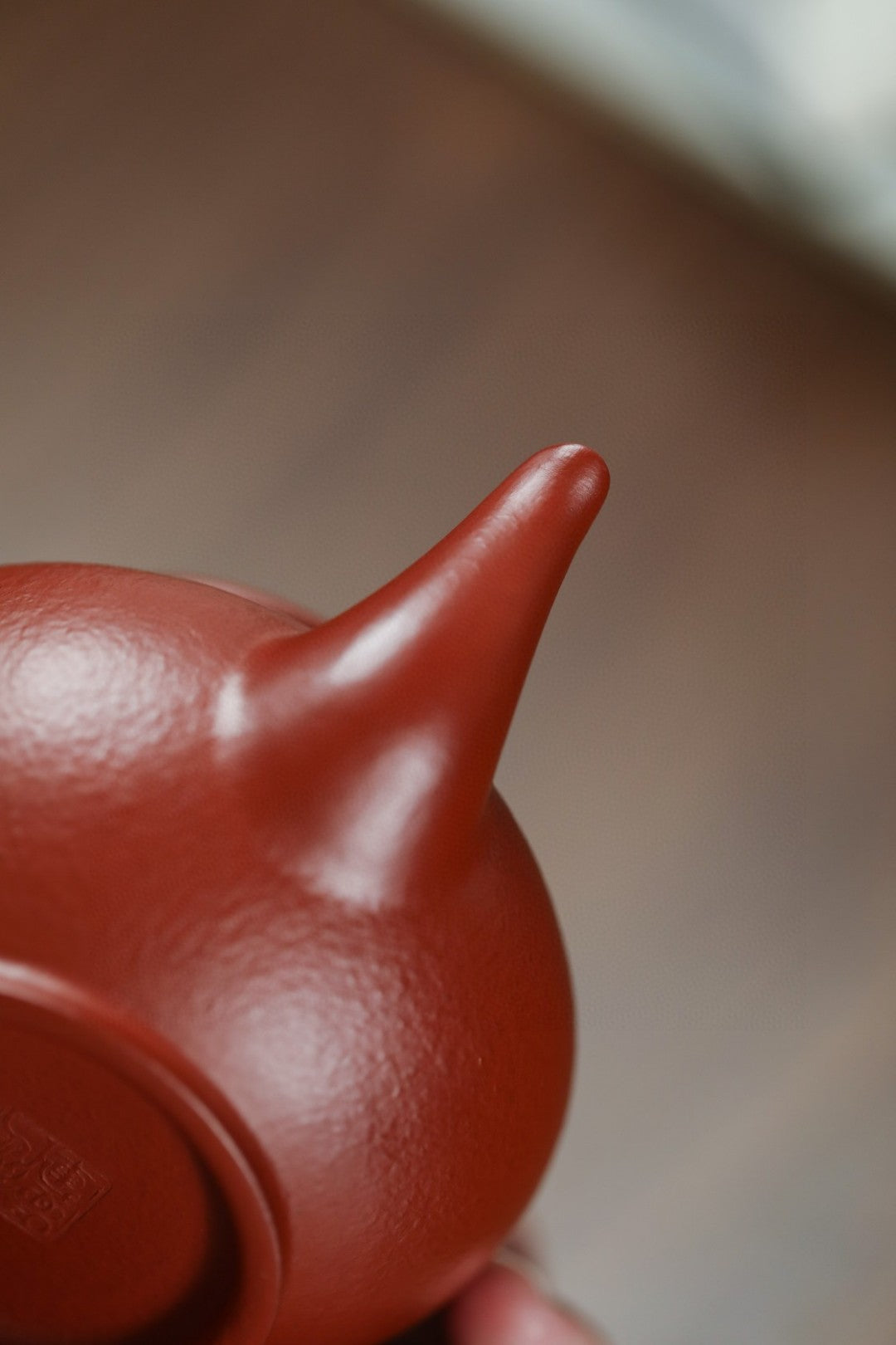 小笑樱壶【极品粗砂朱泥·传统手制·全手工精品·经典传统器·180cc·9孔·实力派作品】