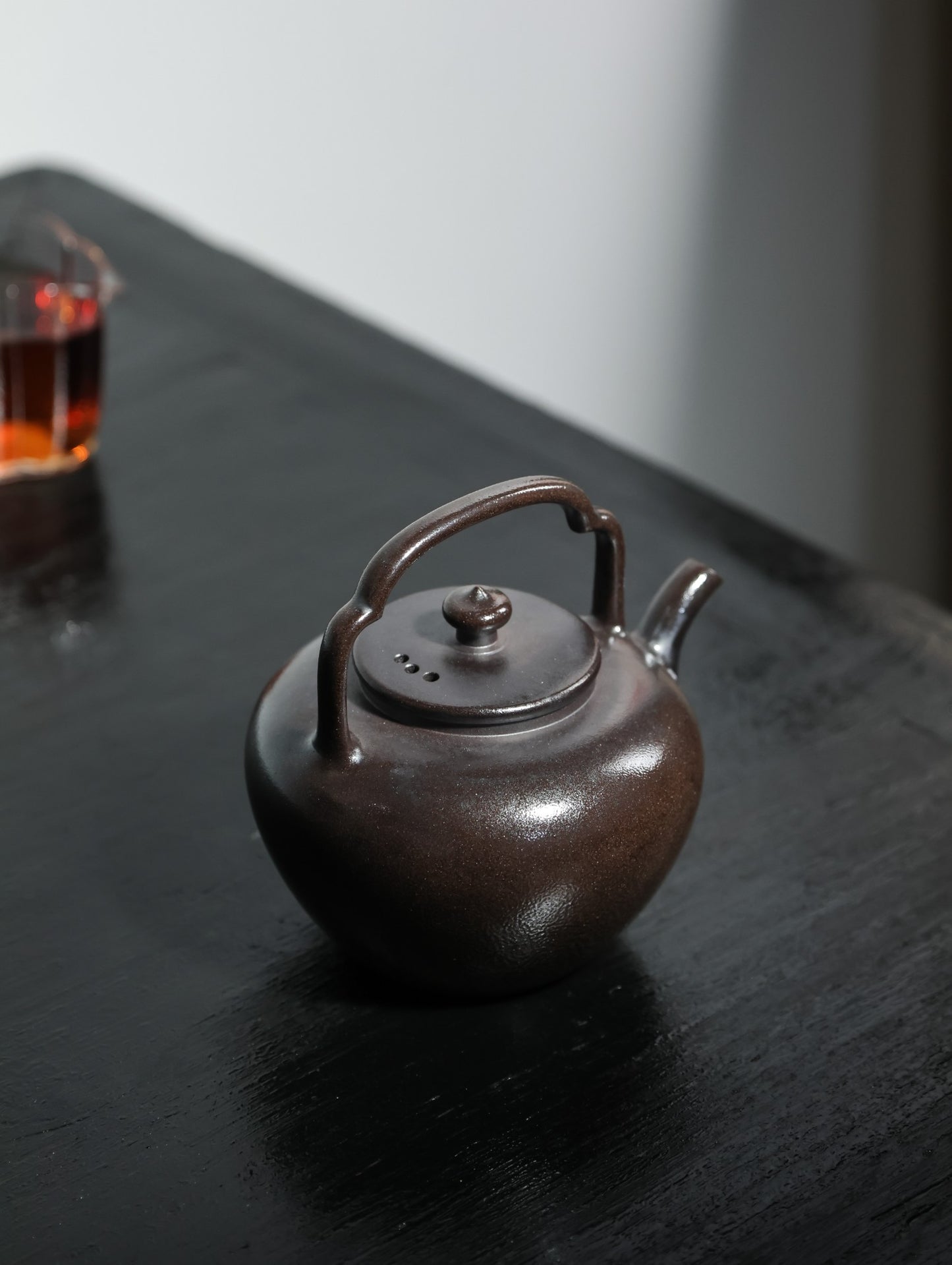 柴烧吴经提梁 ｜【高温泥柴烧 手工制作 800cc 提梁壶 民间实力派作品】